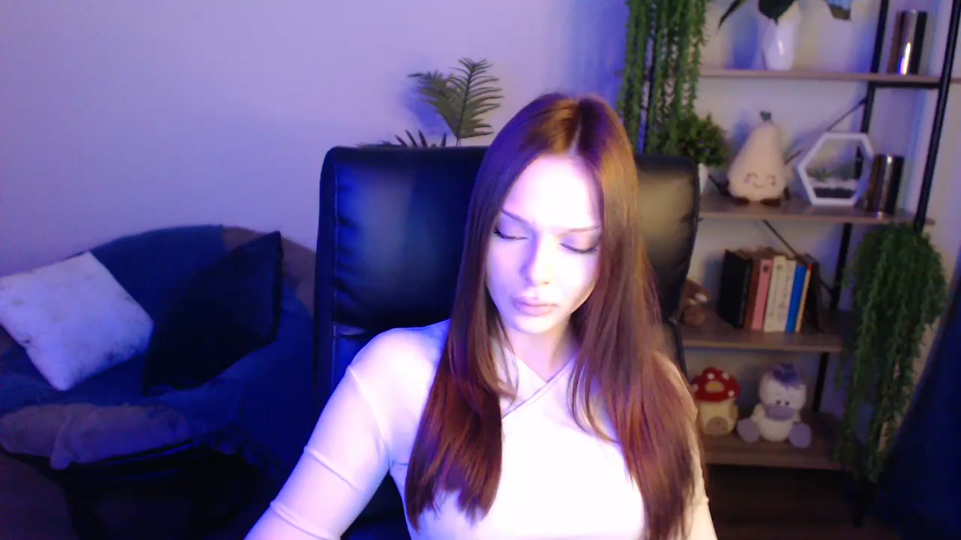 Gallery image thumbnail from KateManelli's myfreecams stream on, 04/19/2025, 10:19 image 13 of 20