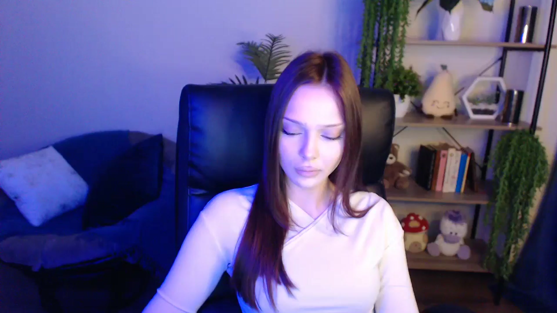 Gallery image thumbnail from KateManelli's myfreecams stream on, 04/19/2025, 11:01 image 13 of 20