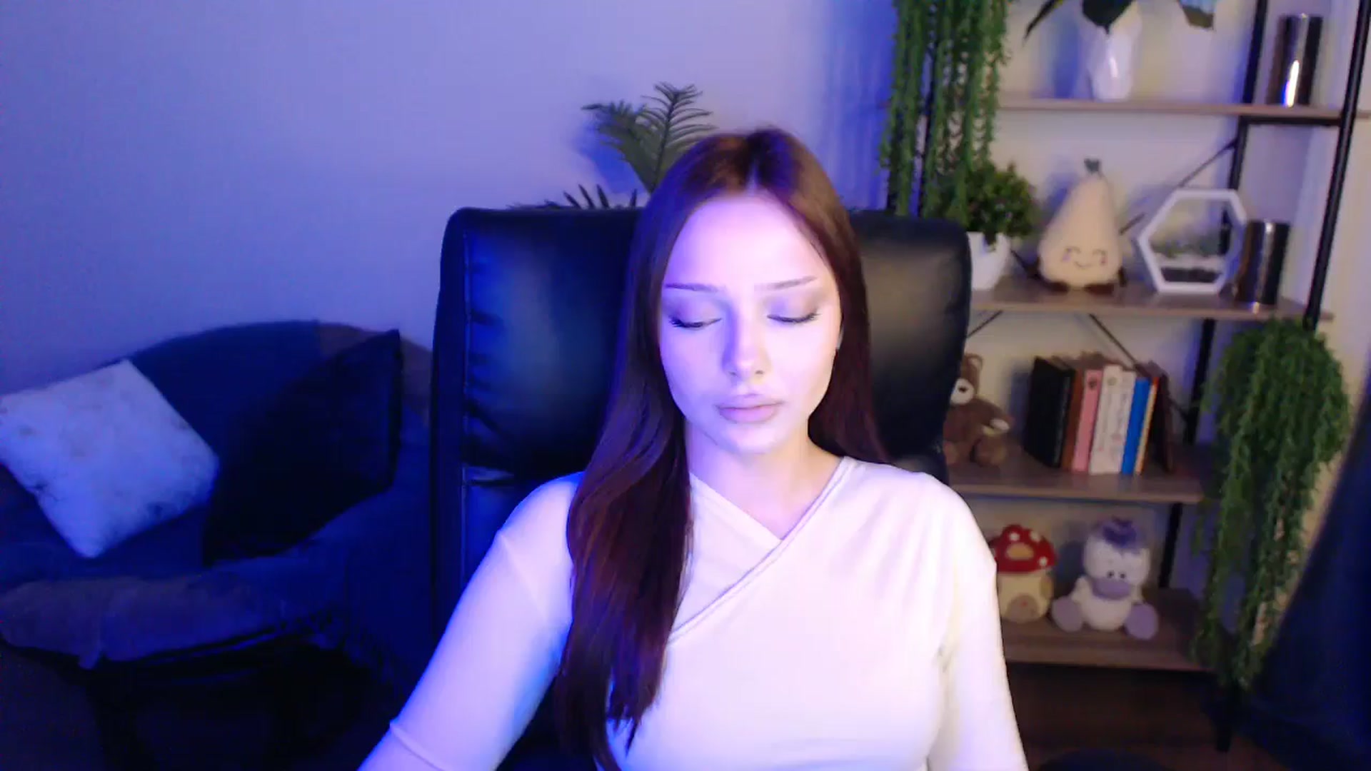 Gallery image thumbnail from KateManelli's myfreecams stream on, 04/19/2025, 11:01 image 17 of 20