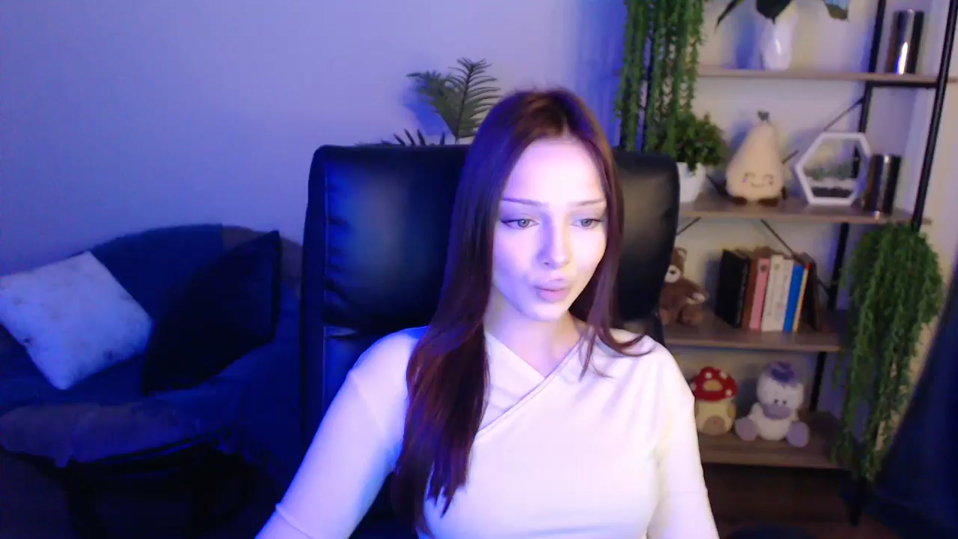 Gallery image thumbnail from KateManelli's myfreecams stream on, 04/19/2025, 11:01 image 18 of 20