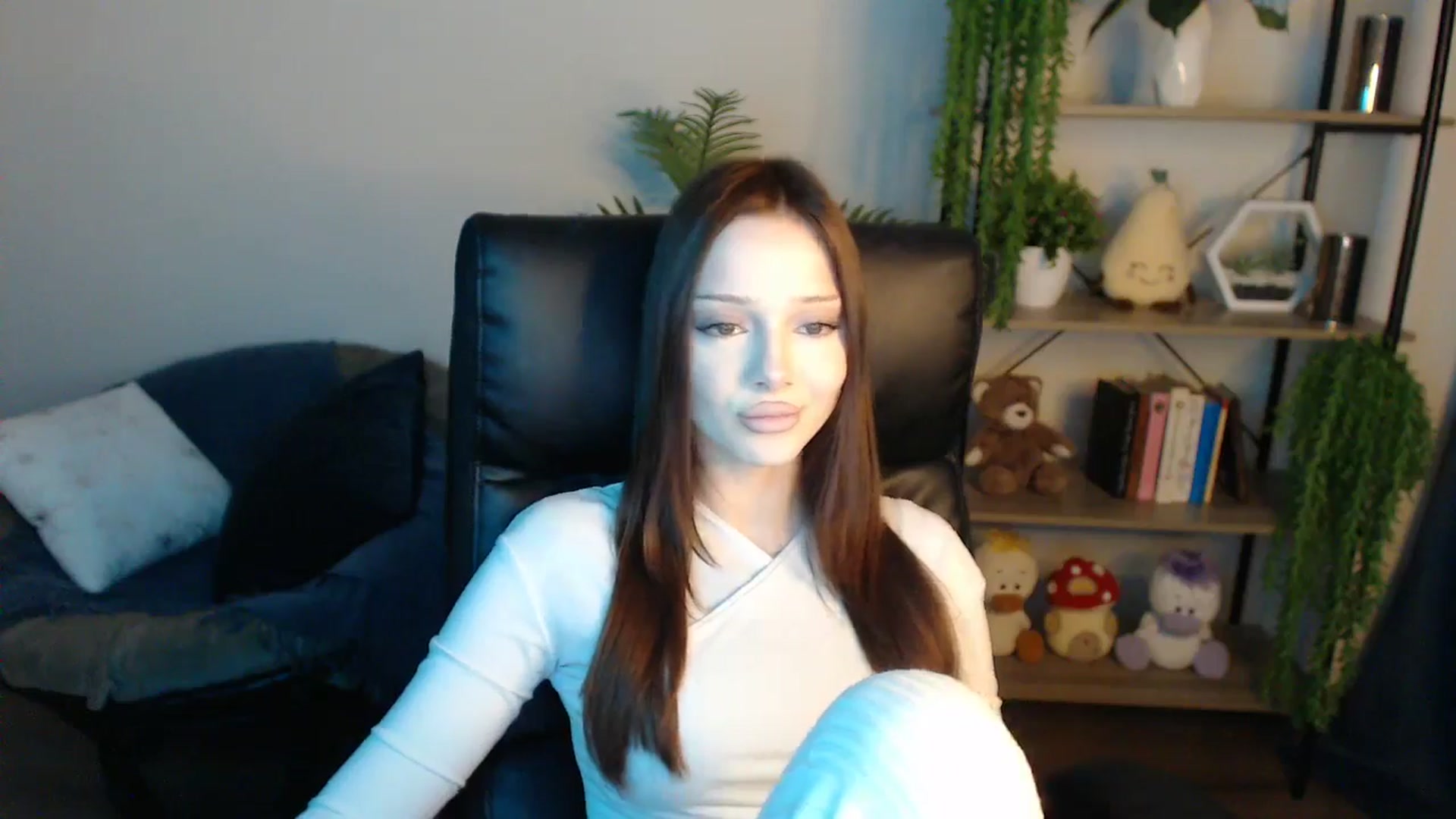 Gallery image thumbnail from KateManelli's myfreecams stream on, 04/19/2025, 13:05 image 7 of 20