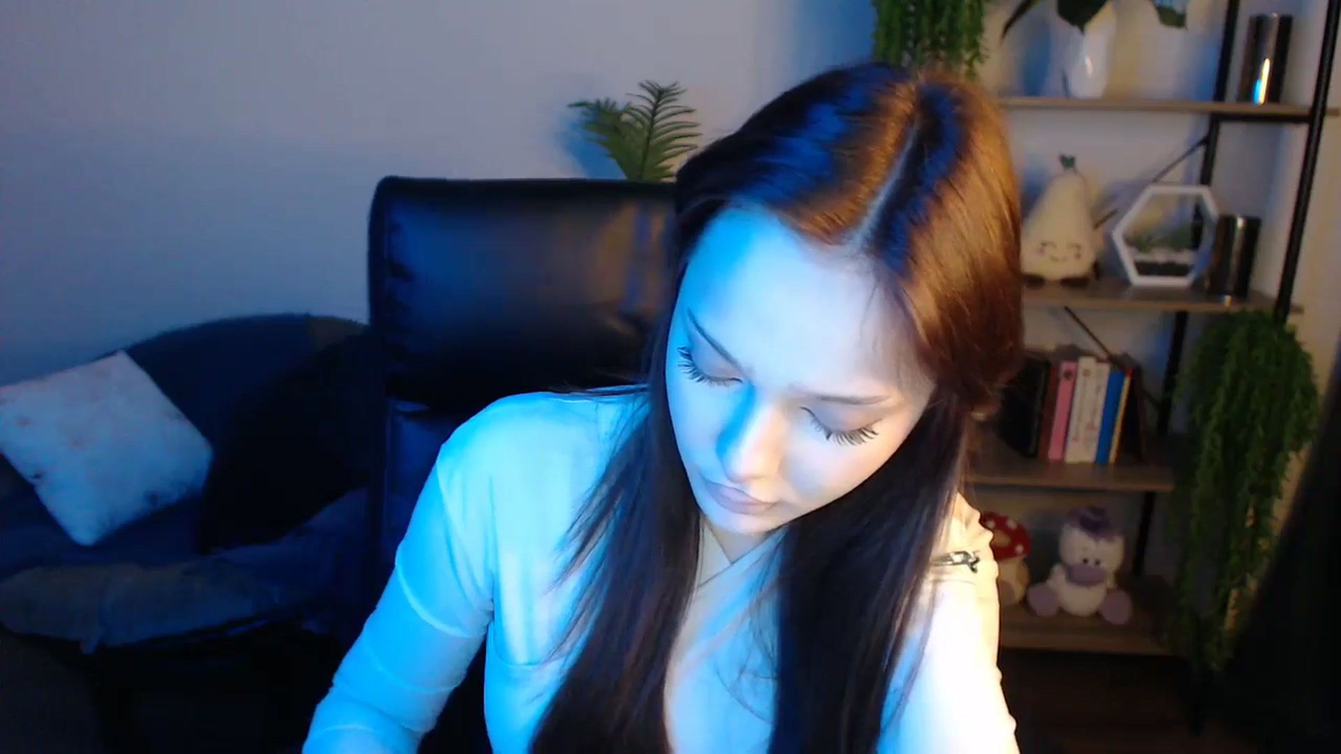 Gallery image thumbnail from KateManelli's myfreecams stream on, 04/19/2025, 13:05 image 14 of 20