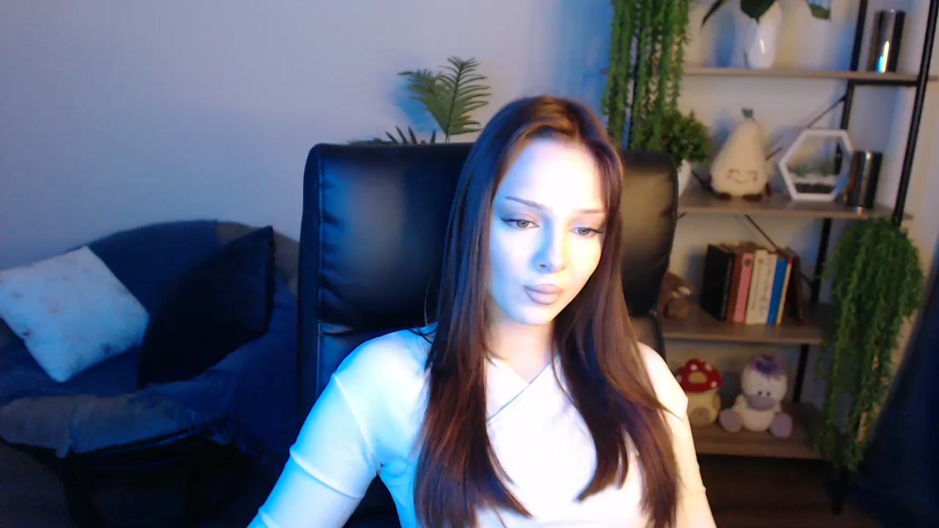 Gallery image thumbnail from KateManelli's myfreecams stream on, 04/19/2025, 13:05 image 15 of 20