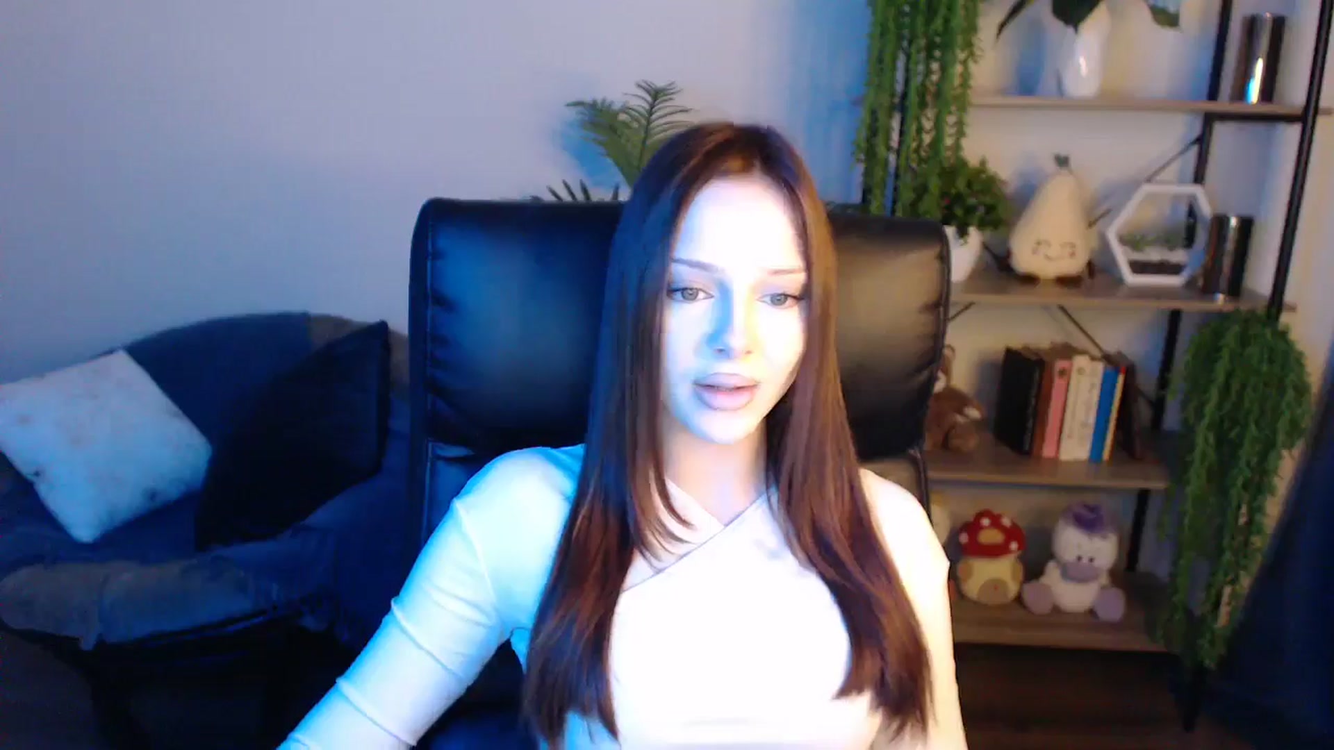Gallery image thumbnail from KateManelli's myfreecams stream on, 04/19/2025, 13:05 image 10 of 20