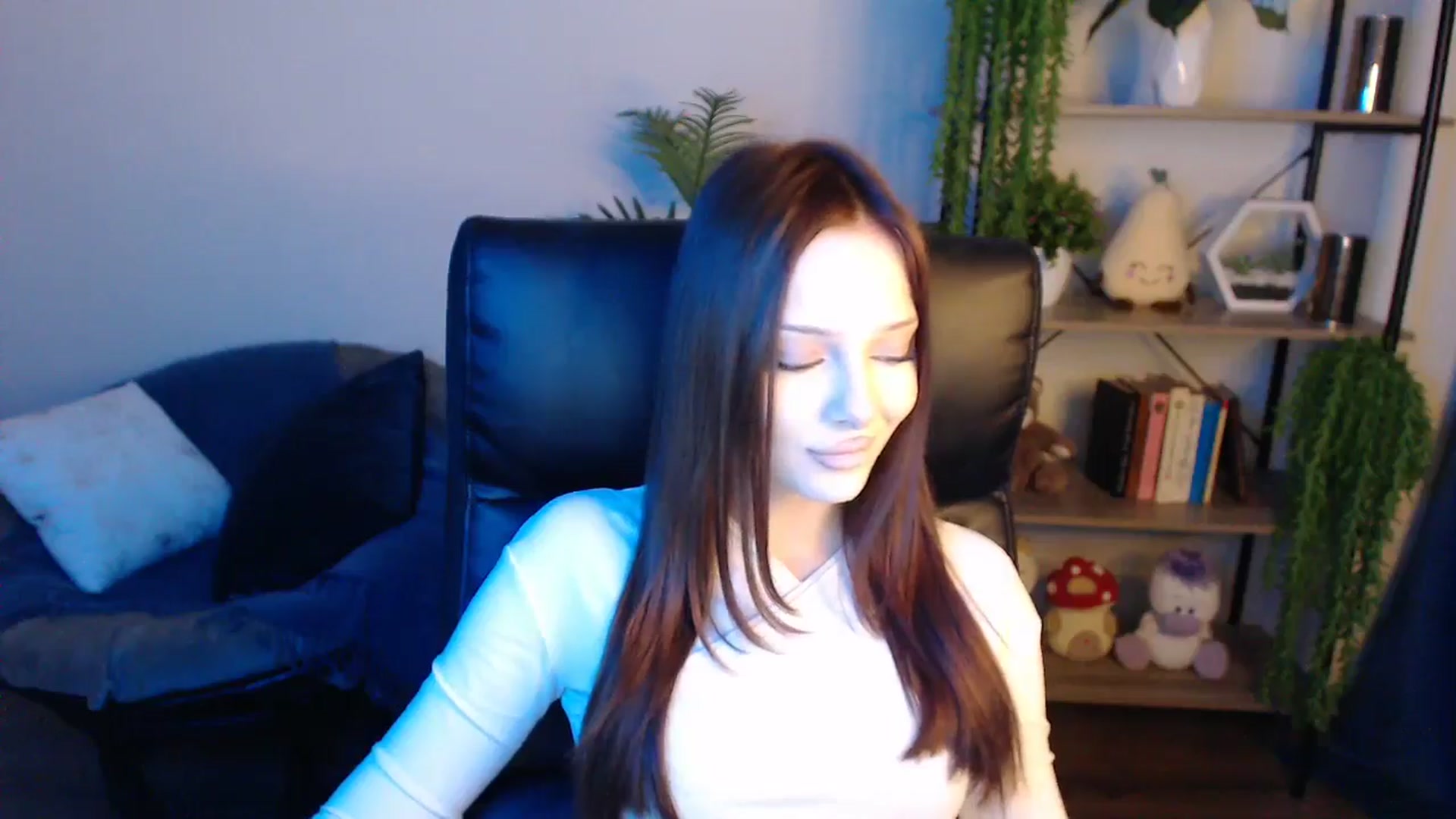 Gallery image thumbnail from KateManelli's myfreecams stream on, 04/19/2025, 13:05 image 11 of 20