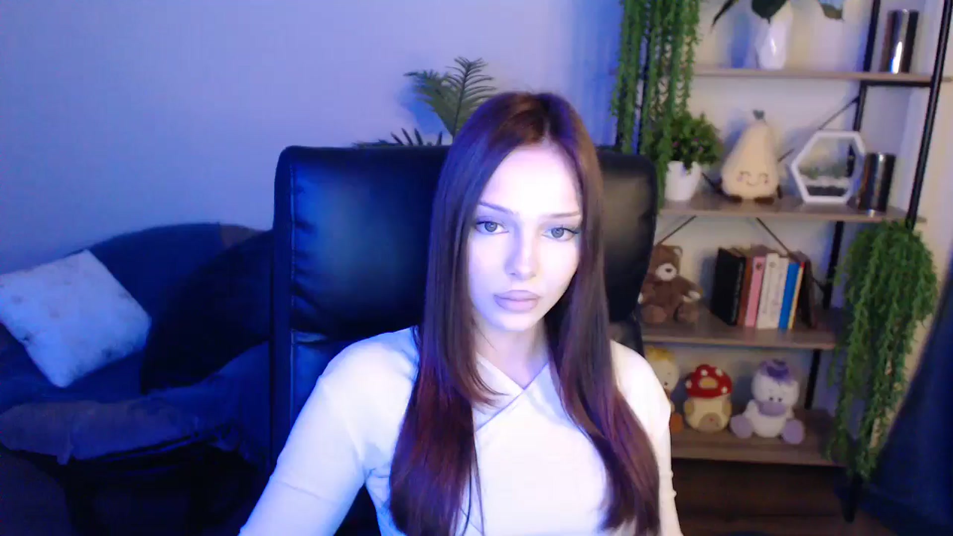 Gallery image thumbnail from KateManelli's myfreecams stream on, 04/19/2025, 13:32 image 16 of 20
