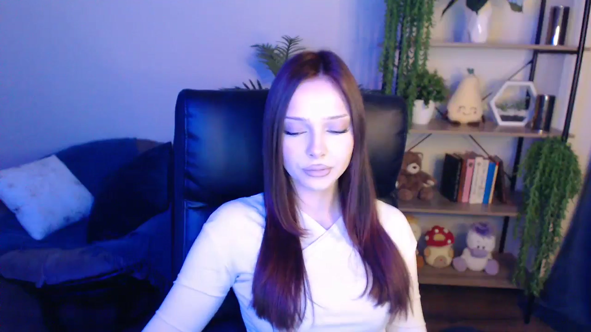 Gallery image thumbnail from KateManelli's myfreecams stream on, 04/19/2025, 13:32 image 9 of 20