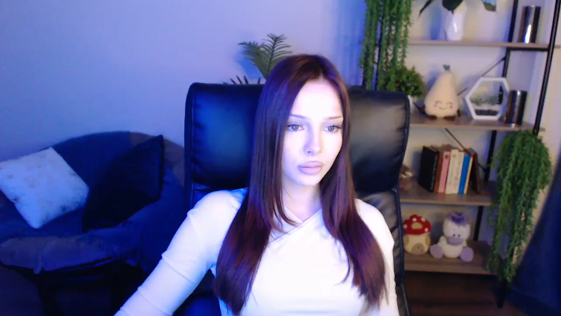 Gallery image thumbnail from KateManelli's myfreecams stream on, 04/19/2025, 13:32 image 6 of 20