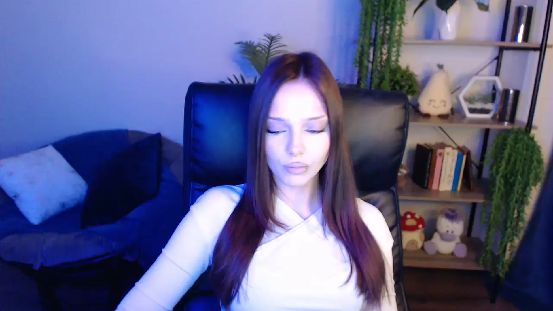 Gallery image thumbnail from KateManelli's myfreecams stream on, 04/19/2025, 13:32 image 4 of 20