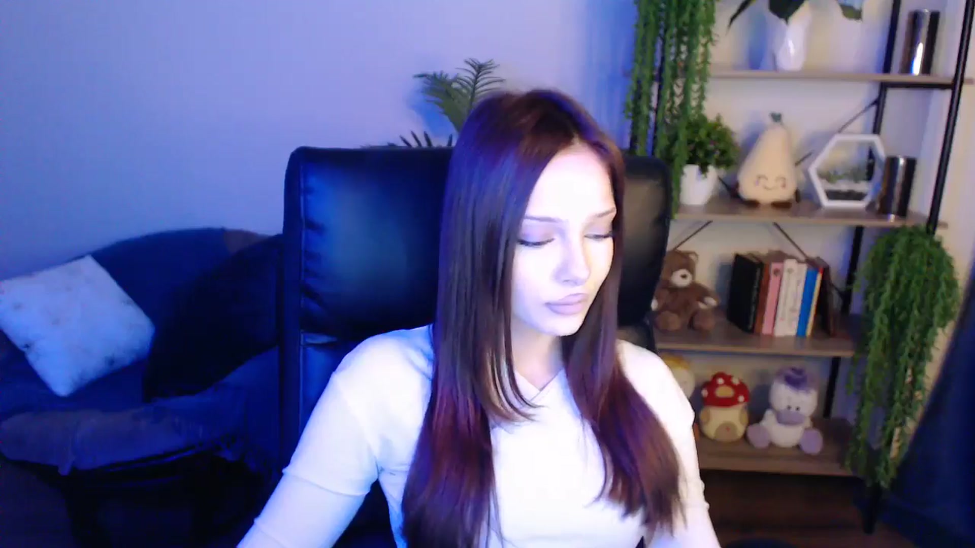 Gallery image thumbnail from KateManelli's myfreecams stream on, 04/19/2025, 13:32 image 10 of 20