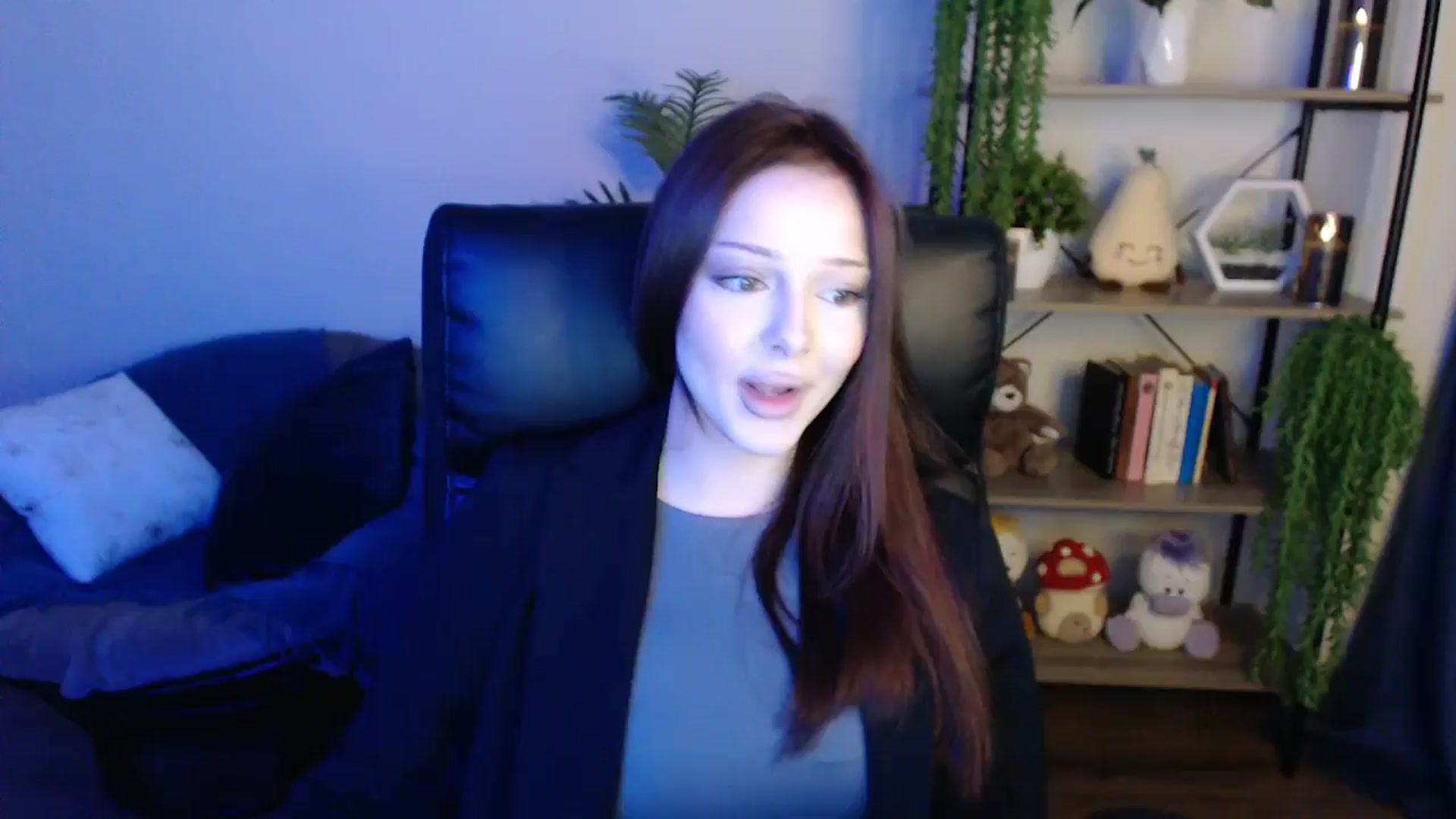 Gallery image thumbnail from KateManelli's myfreecams stream on, 04/21/2025, 09:03 image 8 of 20