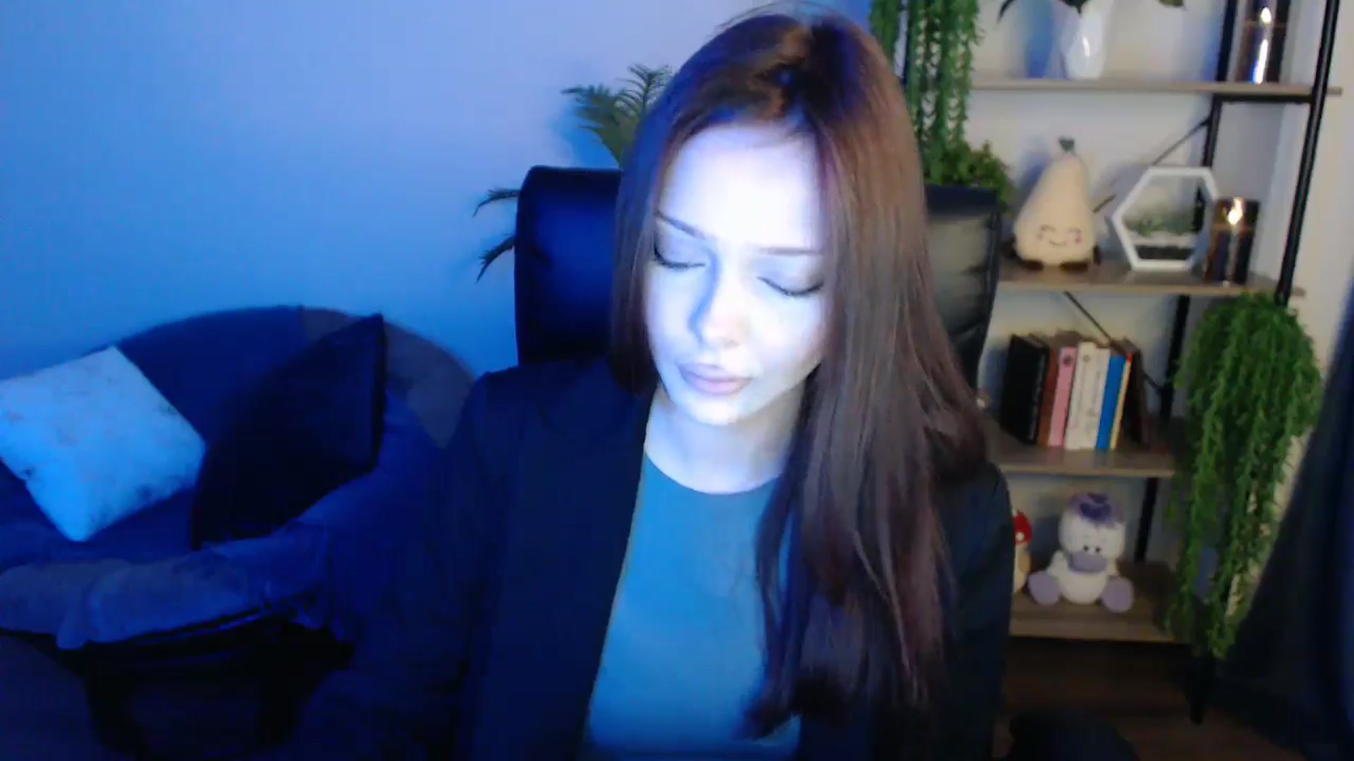 Gallery image thumbnail from KateManelli's myfreecams stream on, 04/21/2025, 09:03 image 9 of 20