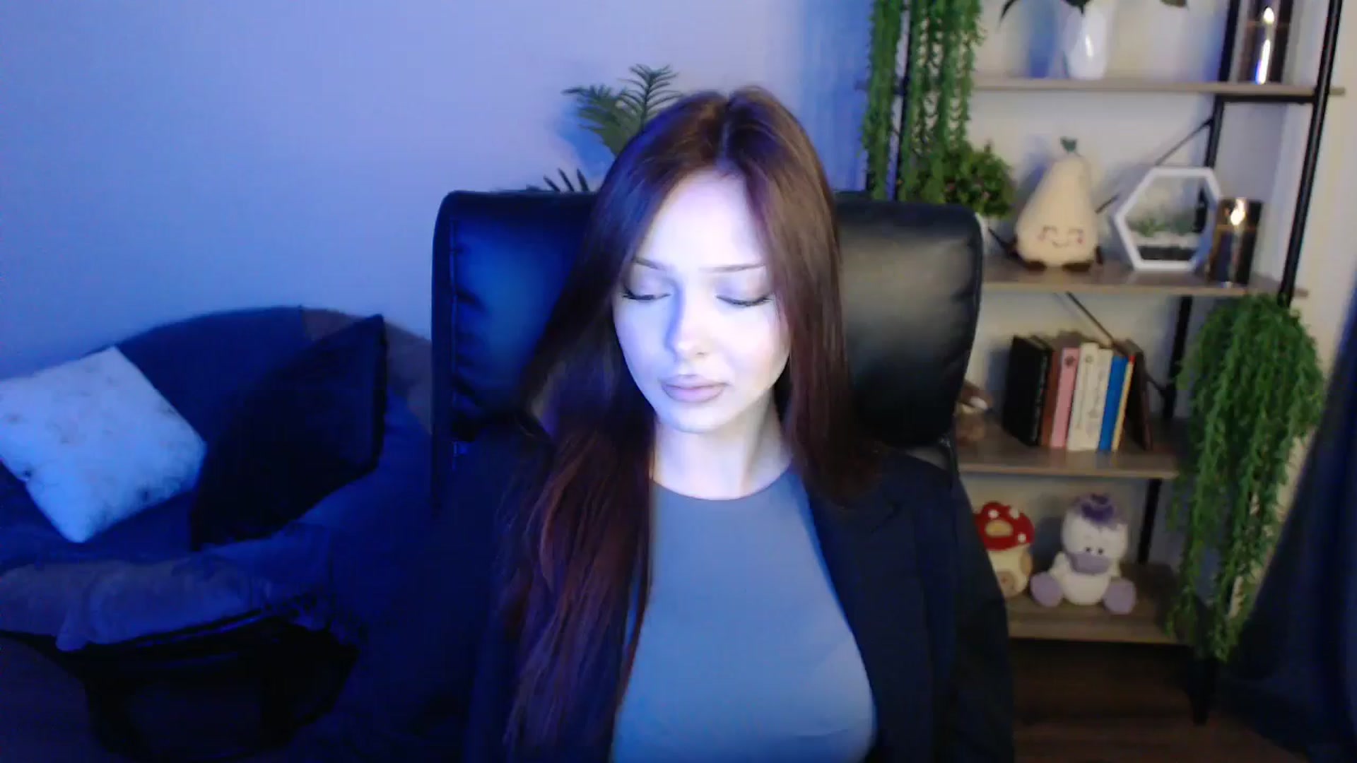Gallery image thumbnail from KateManelli's myfreecams stream on, 04/21/2025, 09:03 image 16 of 20