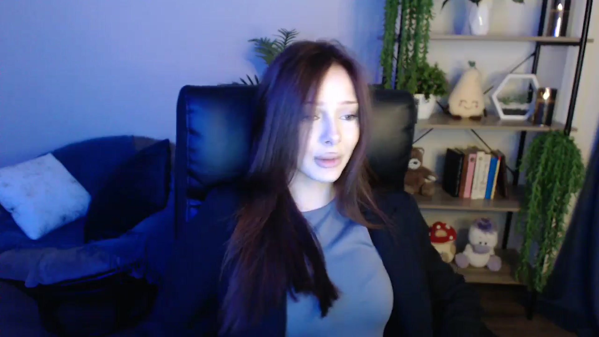 Gallery image thumbnail from KateManelli's myfreecams stream on, 04/21/2025, 09:03 image 18 of 20