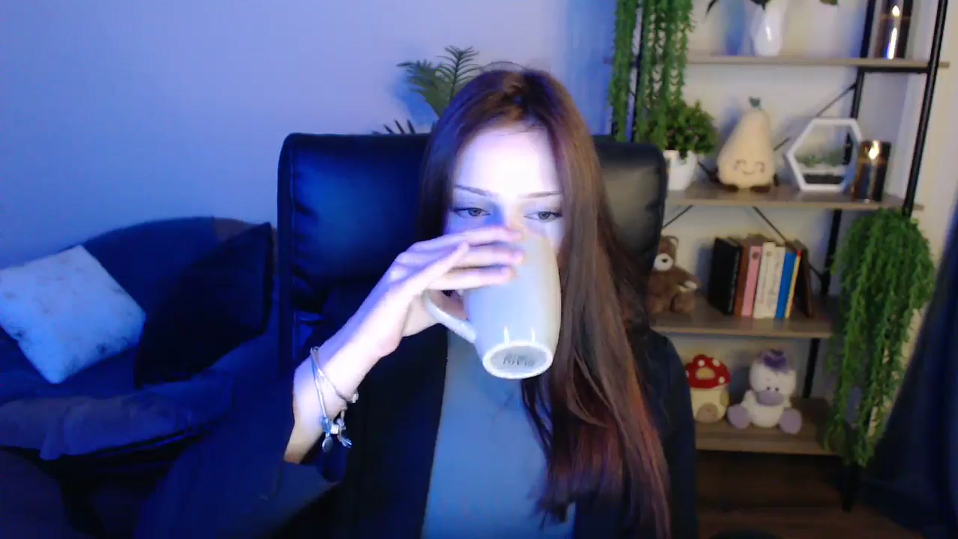 Gallery image thumbnail from KateManelli's myfreecams stream on, 04/21/2025, 09:03 image 5 of 20