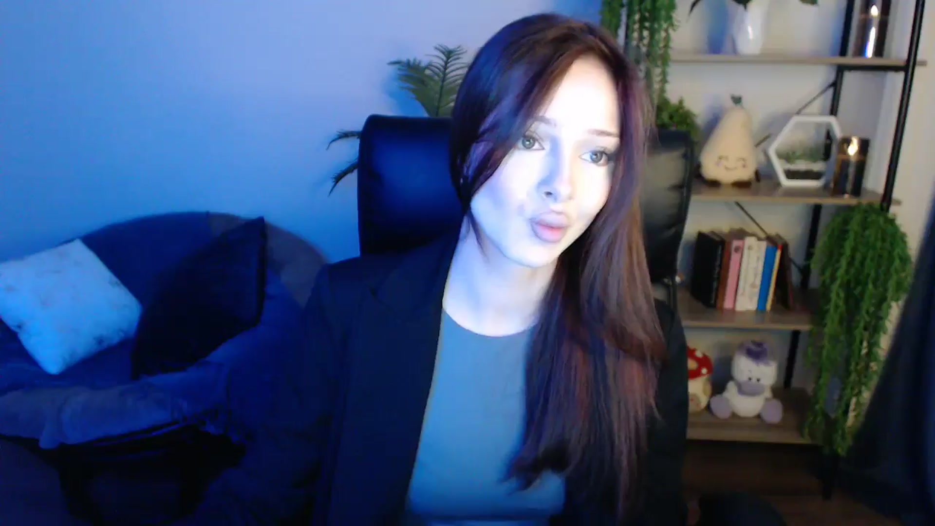 Gallery image thumbnail from KateManelli's myfreecams stream on, 04/21/2025, 09:03 image 10 of 20