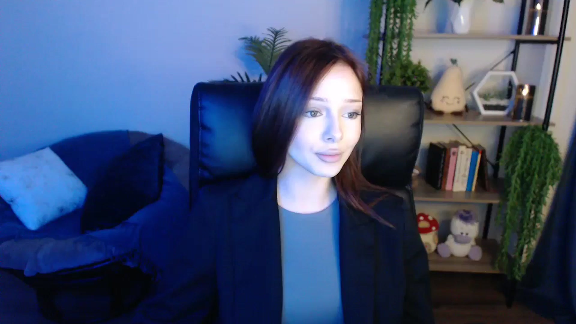 Gallery image thumbnail from KateManelli's myfreecams stream on, 04/21/2025, 10:17 image 1 of 20