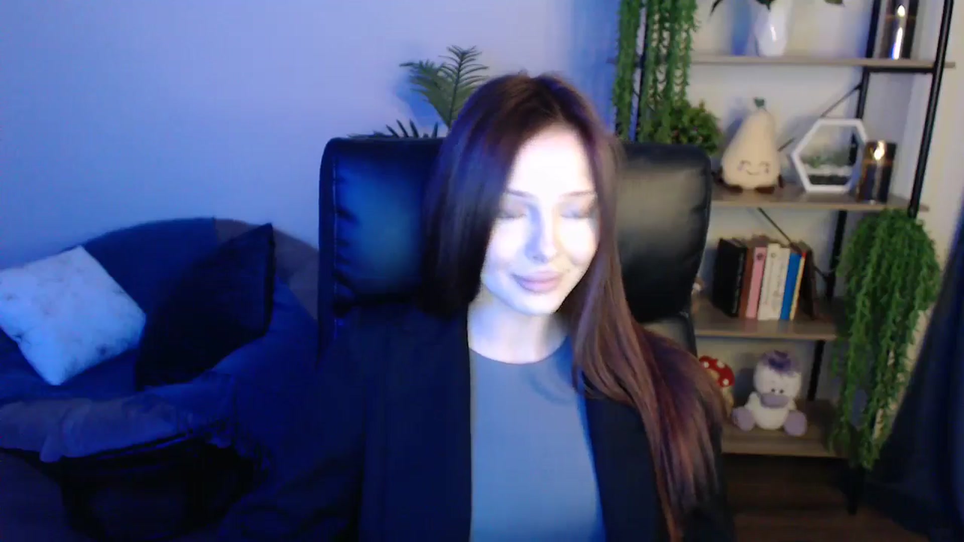 Gallery image thumbnail from KateManelli's myfreecams stream on, 04/21/2025, 10:17 image 3 of 20