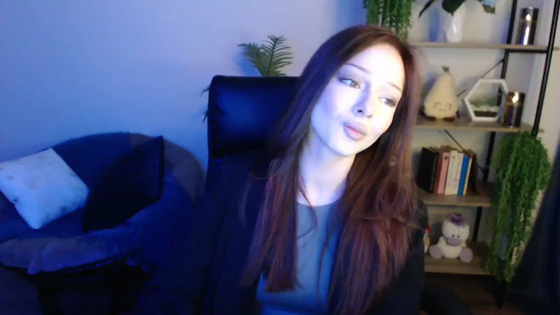 Gallery image thumbnail from KateManelli's myfreecams stream on, 04/21/2025, 10:17 image 20 of 20