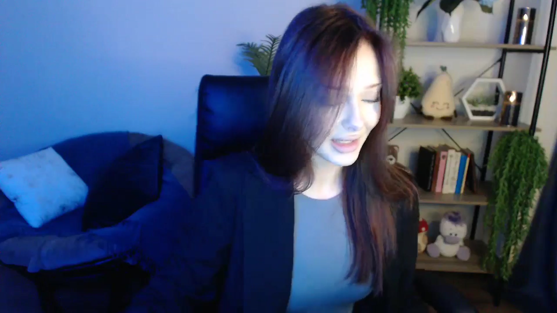 Gallery image thumbnail from KateManelli's myfreecams stream on, 04/21/2025, 10:17 image 6 of 20