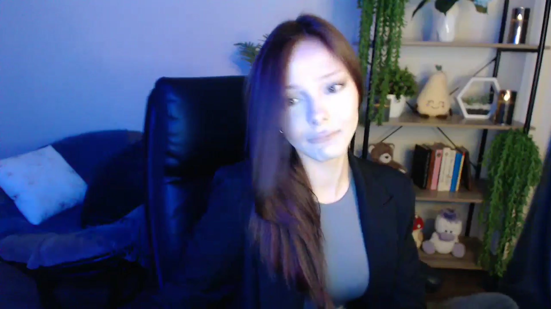 Gallery image thumbnail from KateManelli's myfreecams stream on, 04/21/2025, 10:17 image 7 of 20