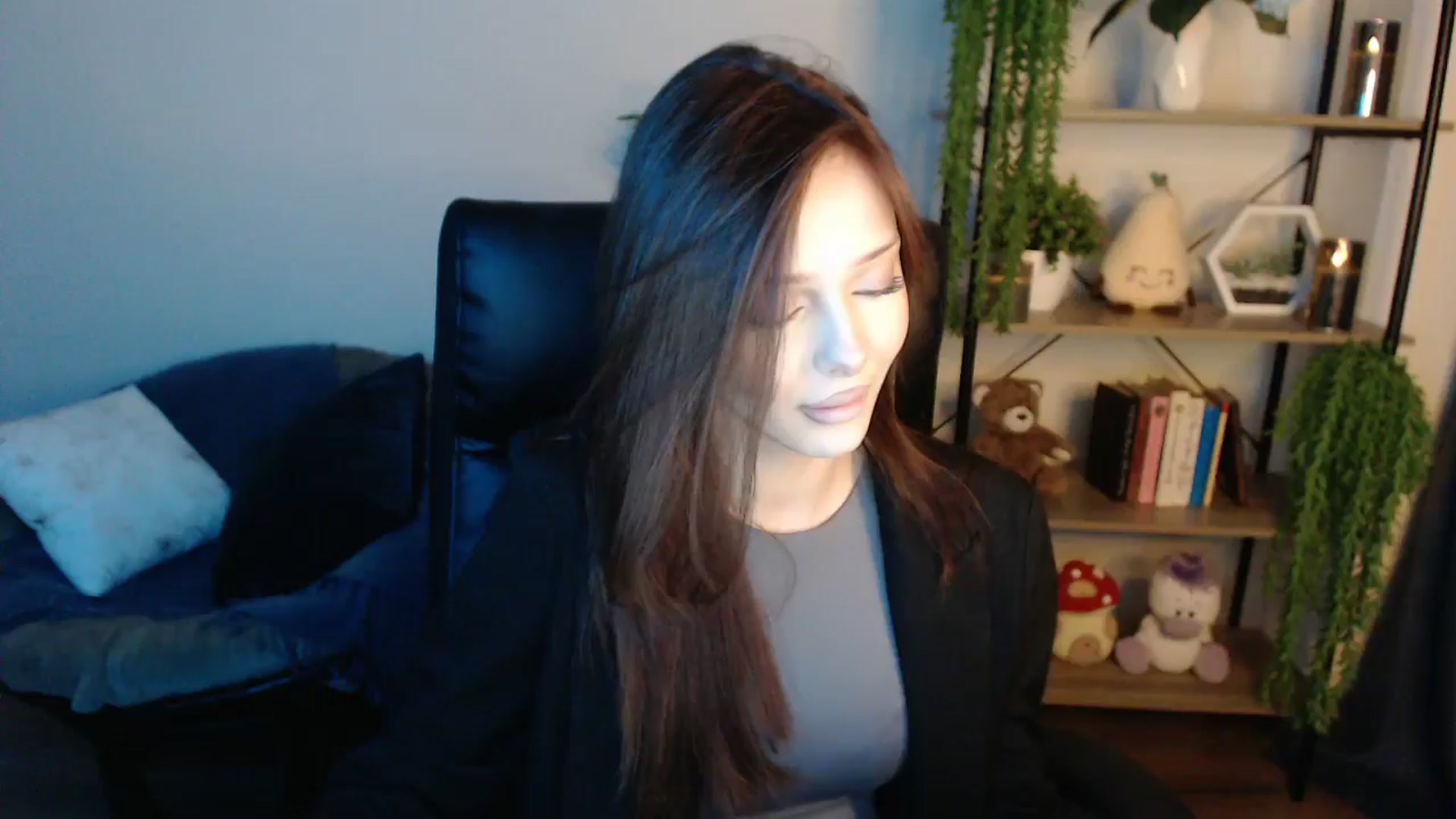 Gallery image thumbnail from KateManelli's myfreecams stream on, 04/21/2025, 12:19 image 1 of 20