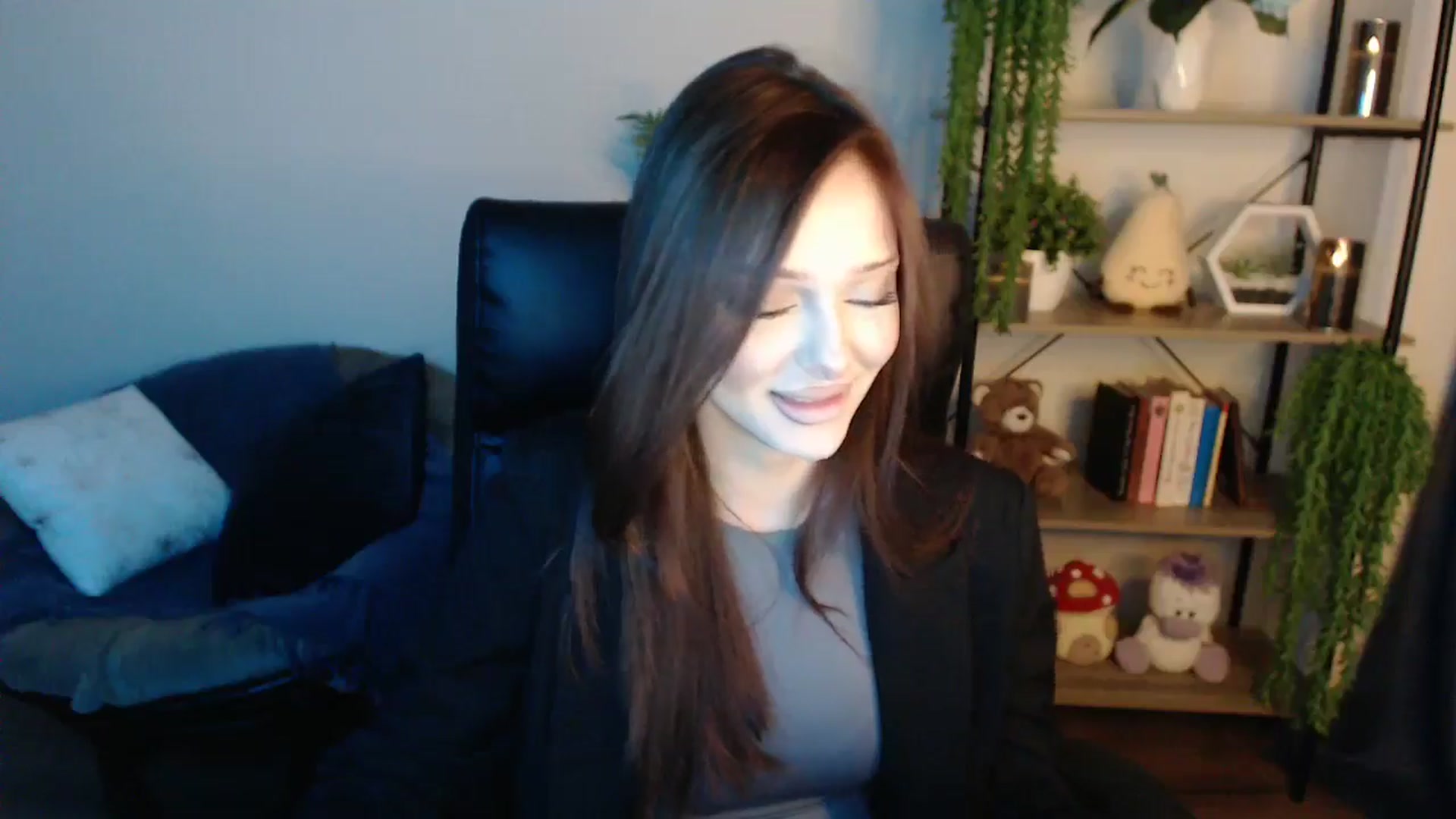 Gallery image thumbnail from KateManelli's myfreecams stream on, 04/21/2025, 12:19 image 3 of 20