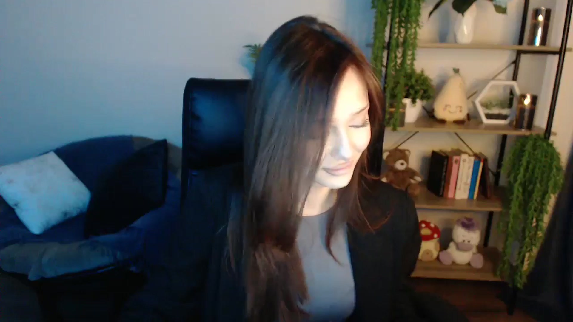 Gallery image thumbnail from KateManelli's myfreecams stream on, 04/21/2025, 12:19 image 4 of 20