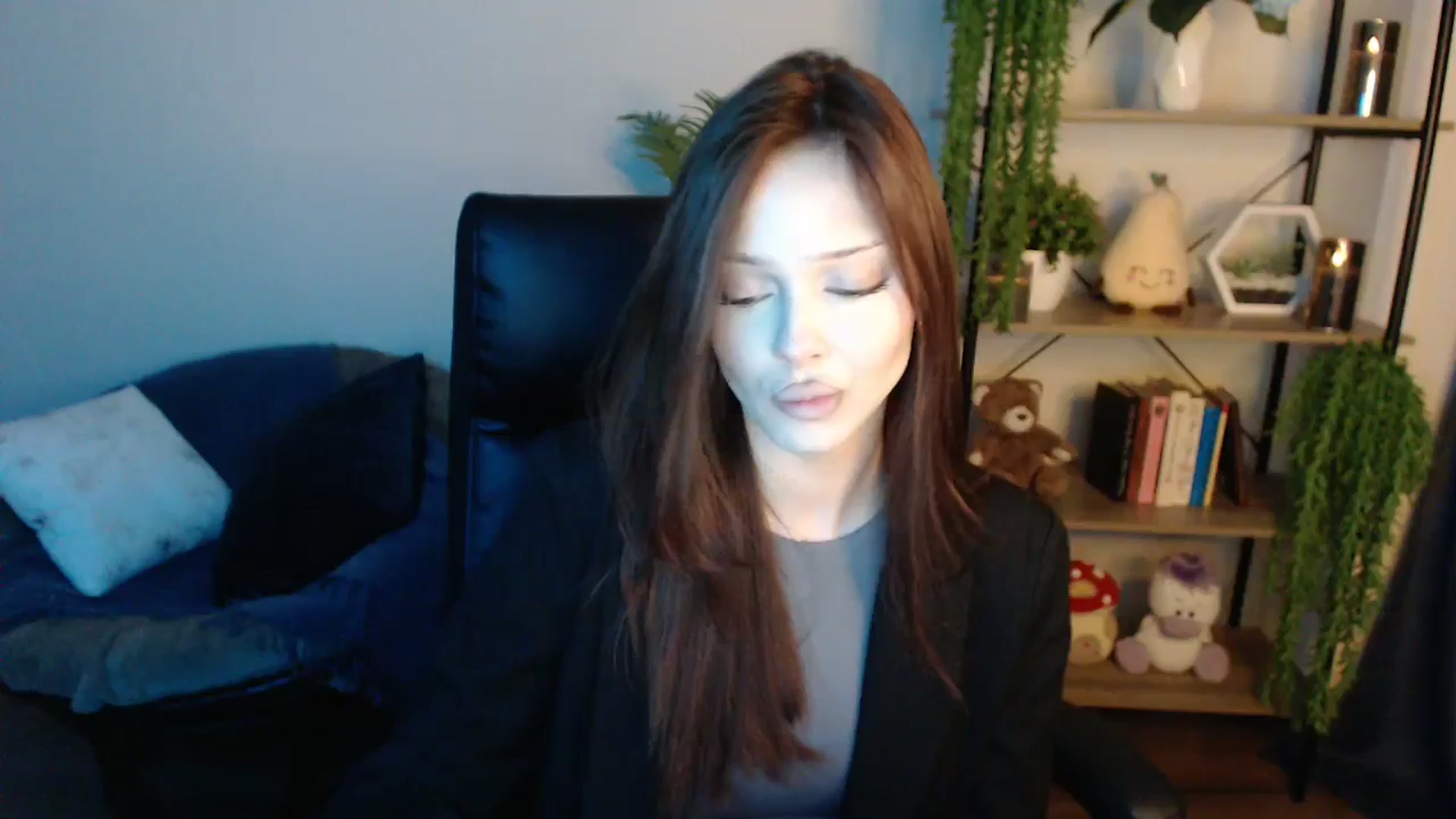 Gallery image thumbnail from KateManelli's myfreecams stream on, 04/21/2025, 12:19 image 7 of 20