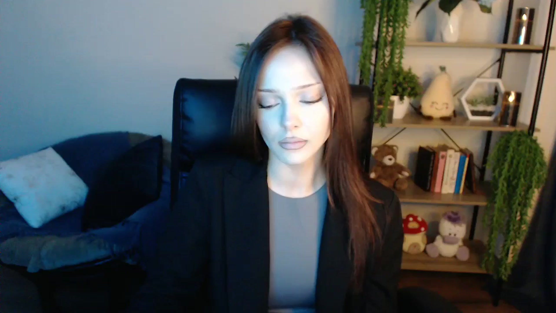 Gallery image thumbnail from KateManelli's myfreecams stream on, 04/21/2025, 13:14 image 12 of 20