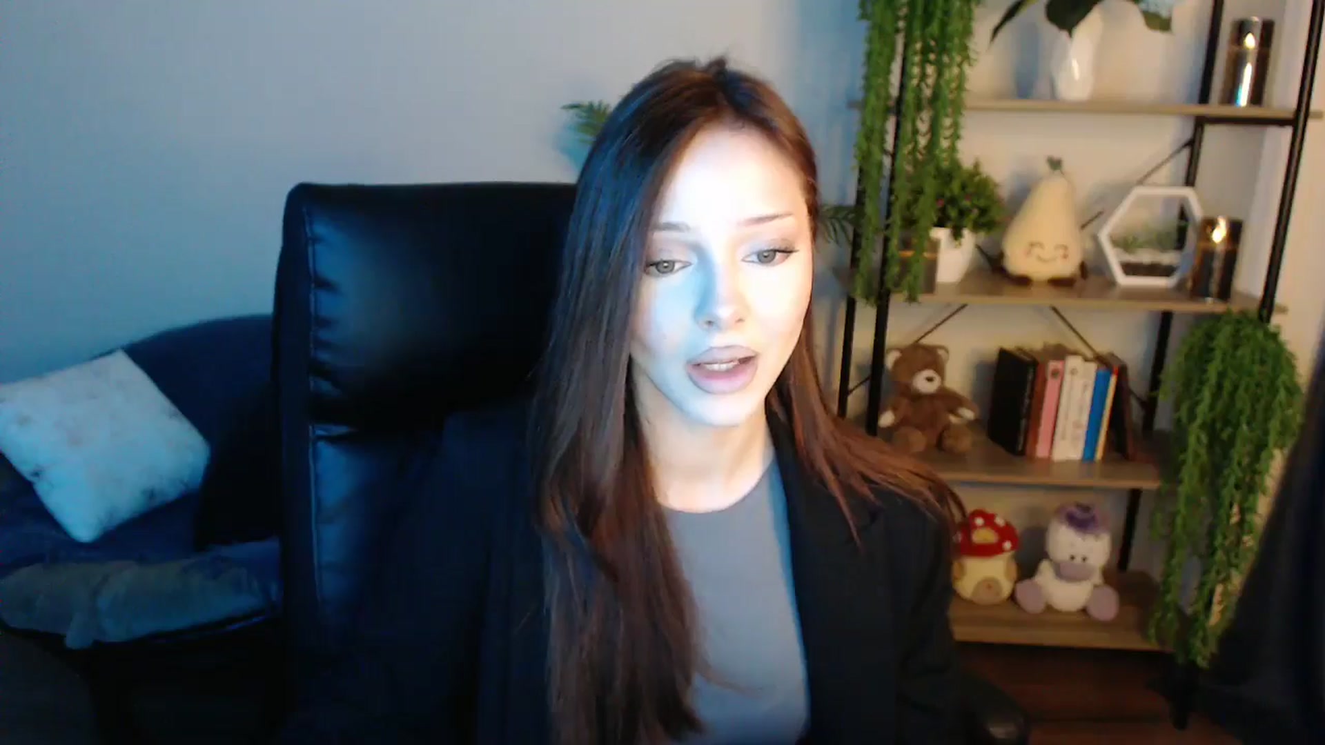 Gallery image thumbnail from KateManelli's myfreecams stream on, 04/21/2025, 13:14 image 5 of 20