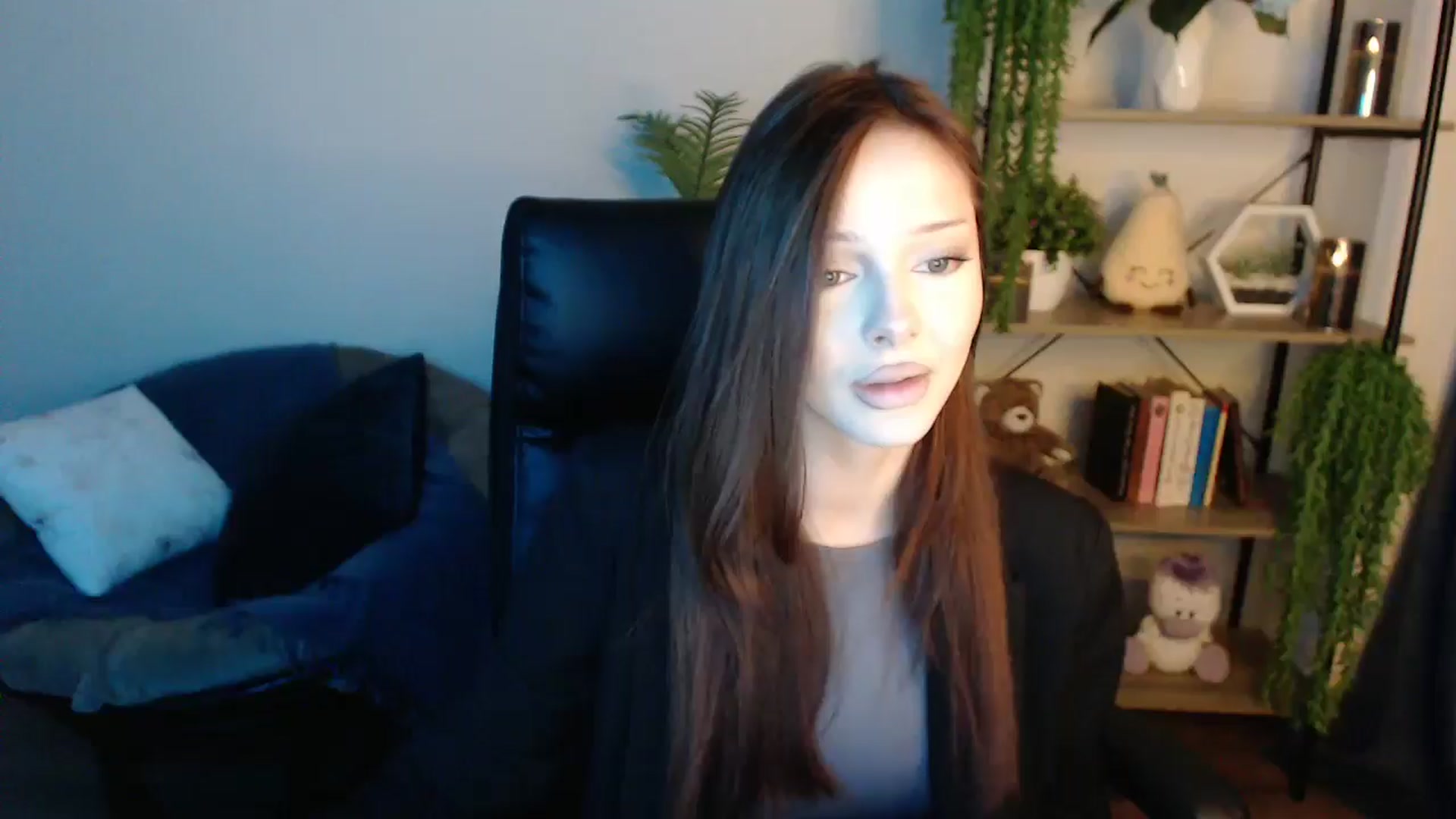 Gallery image thumbnail from KateManelli's myfreecams stream on, 04/21/2025, 13:14 image 1 of 20
