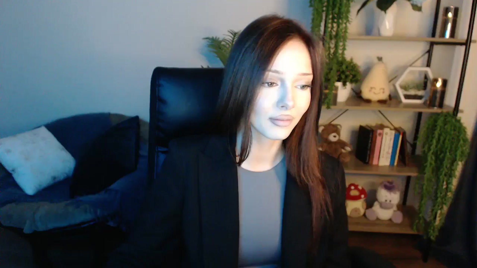 Gallery image thumbnail from KateManelli's myfreecams stream on, 04/21/2025, 13:14 image 13 of 20