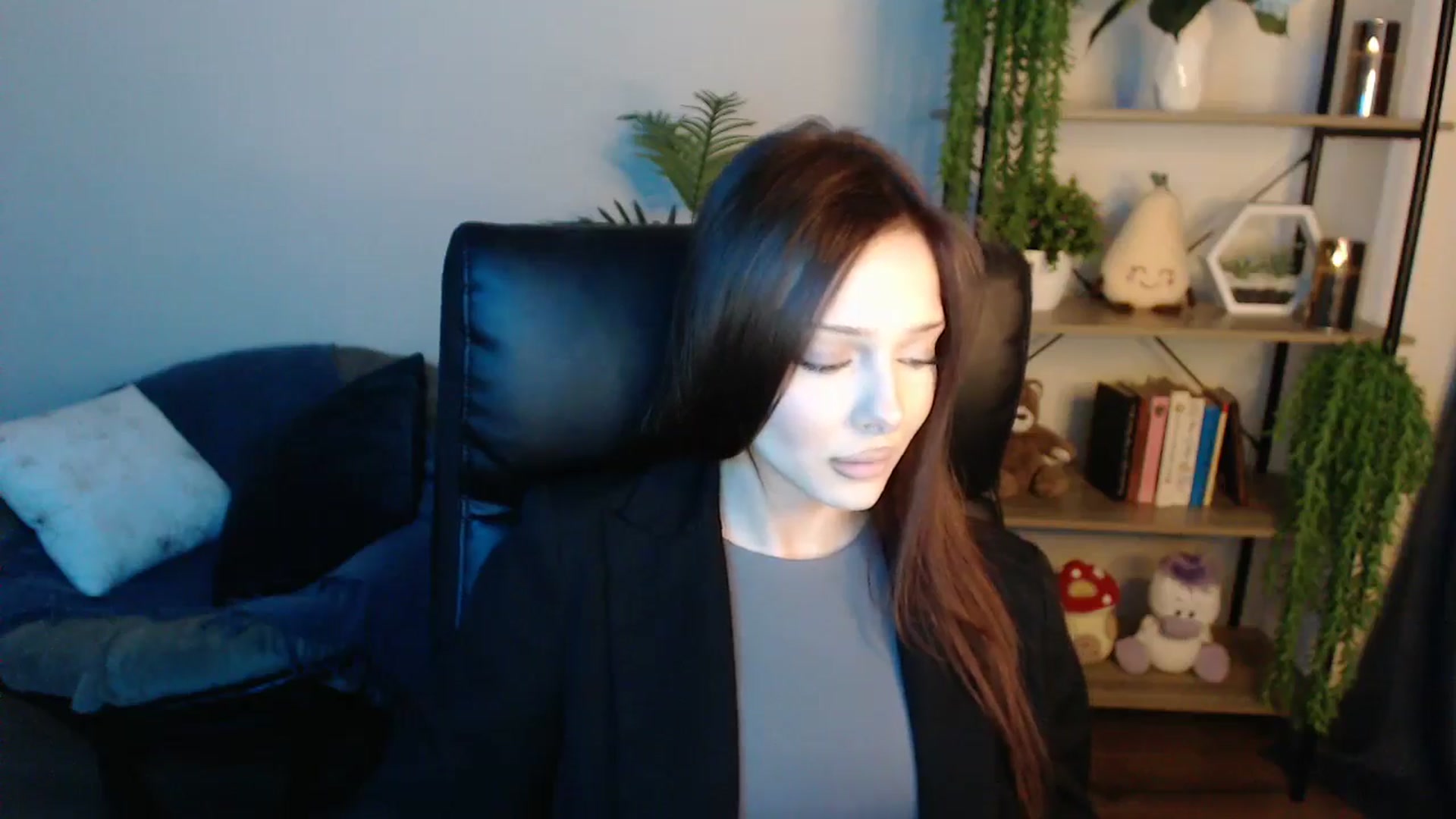 Gallery image thumbnail from KateManelli's myfreecams stream on, 04/21/2025, 13:14 image 18 of 20