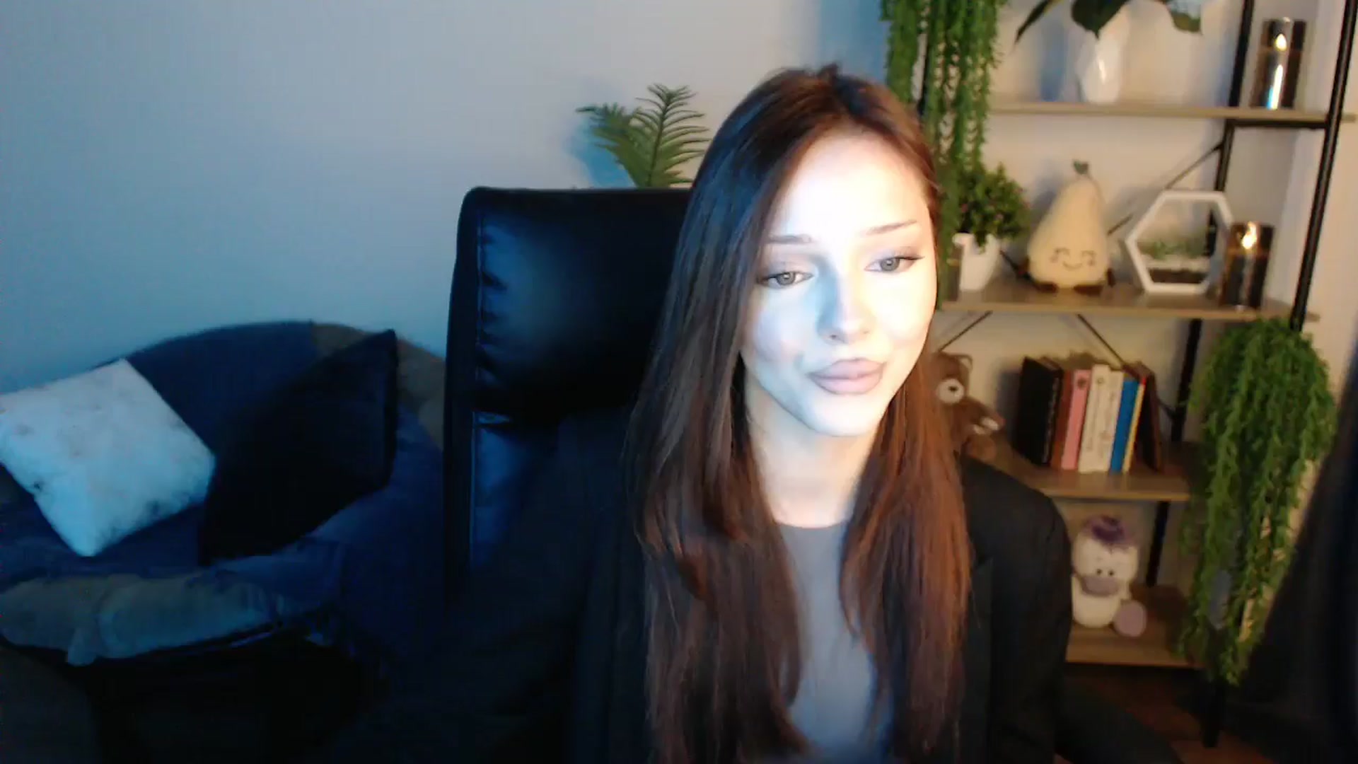Gallery image thumbnail from KateManelli's myfreecams stream on, 04/21/2025, 13:14 image 4 of 20