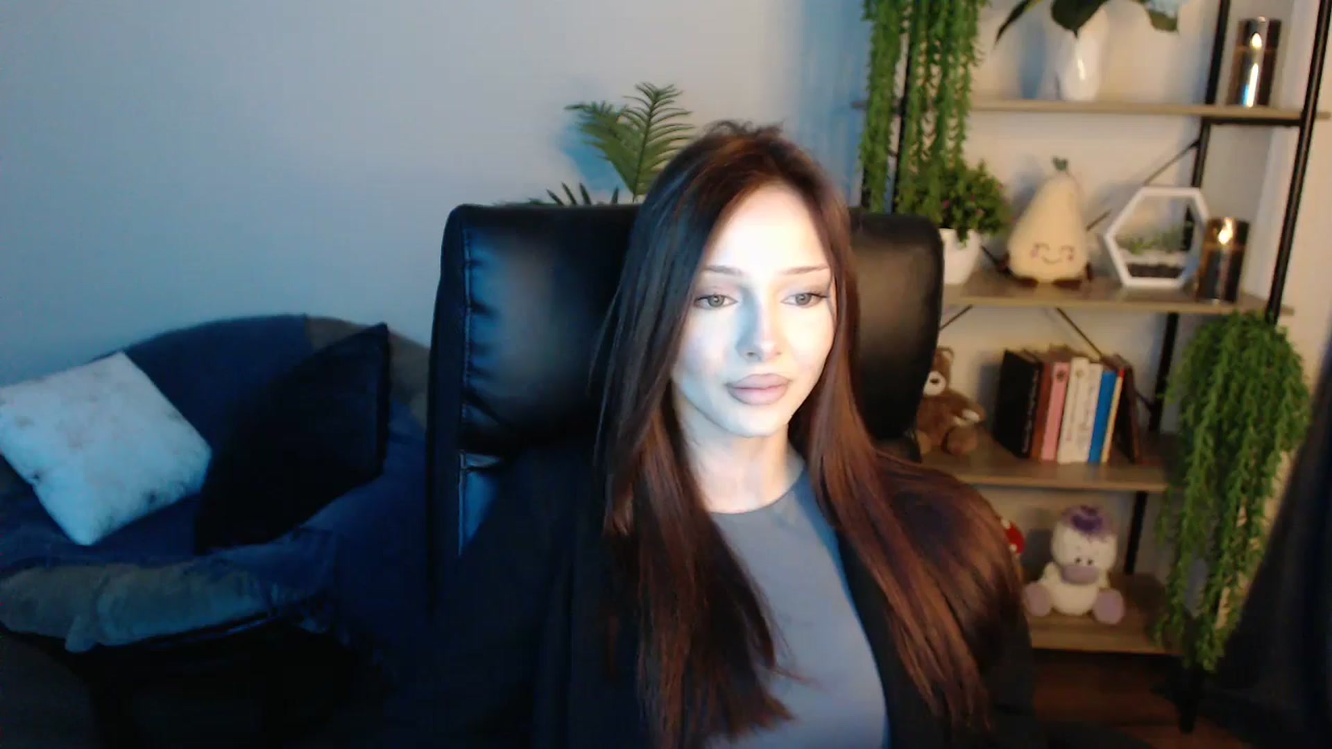 Gallery image thumbnail from KateManelli's myfreecams stream on, 04/21/2025, 13:14 image 7 of 20