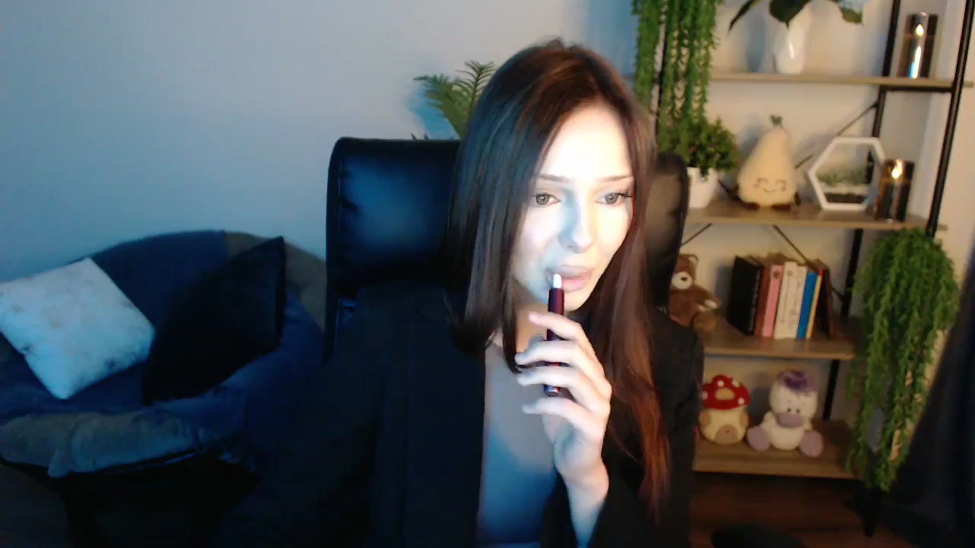 Gallery image thumbnail from KateManelli's myfreecams stream on, 04/21/2025, 13:14 image 16 of 20