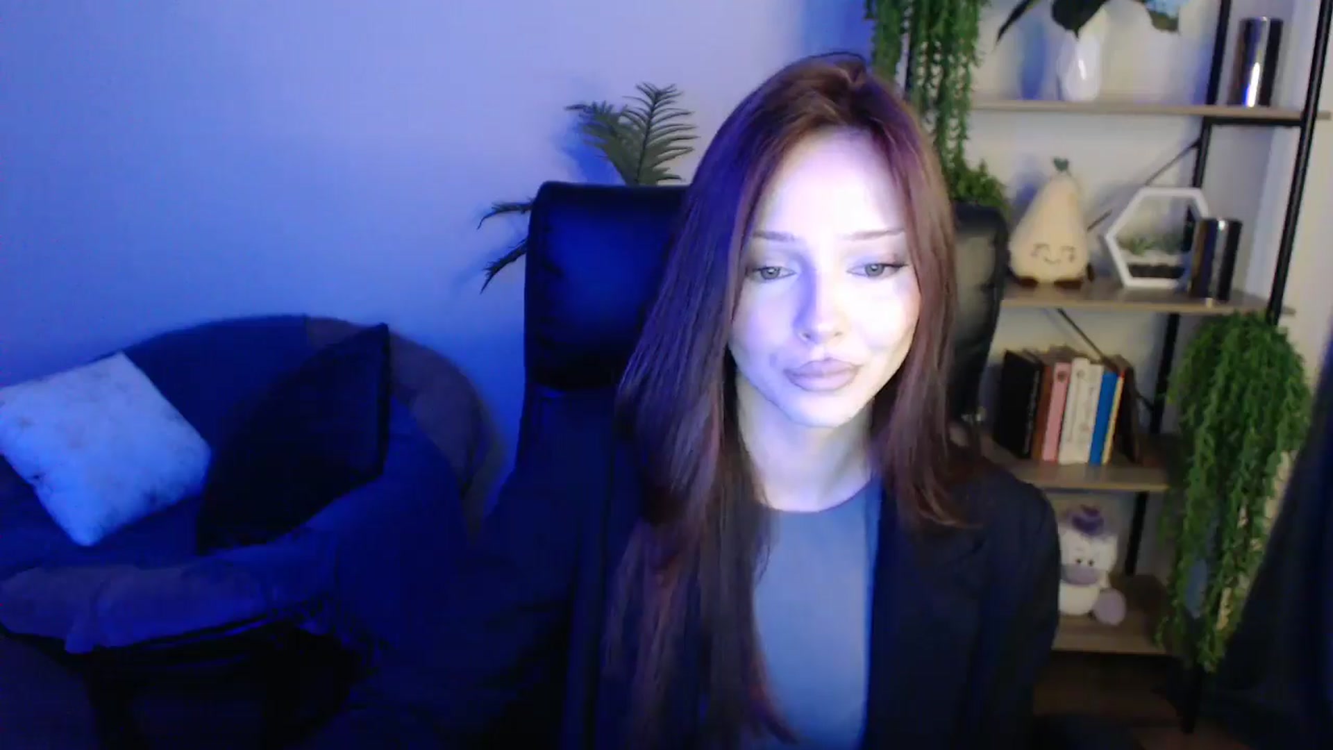 Gallery image thumbnail from KateManelli's myfreecams stream on, 04/21/2025, 13:58 image 18 of 20