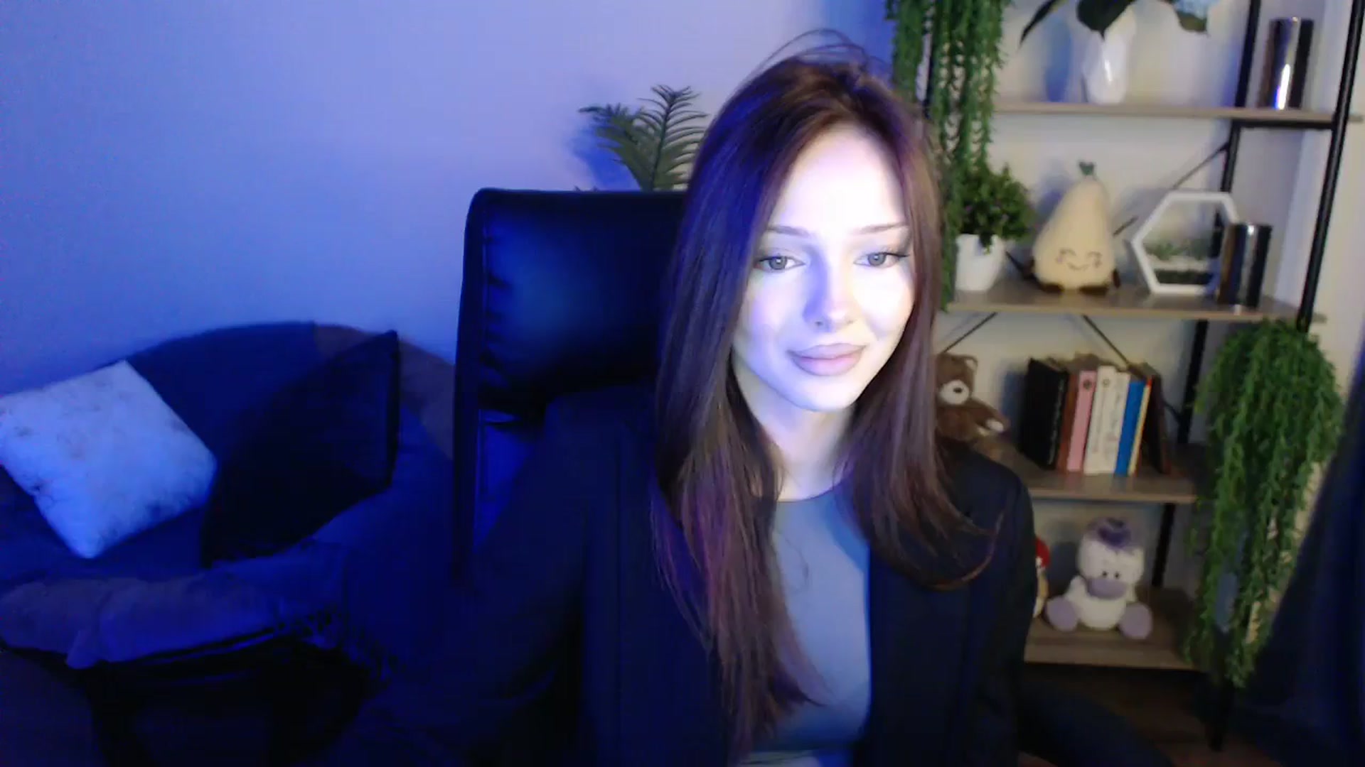 Gallery image thumbnail from KateManelli's myfreecams stream on, 04/21/2025, 13:58 image 12 of 20