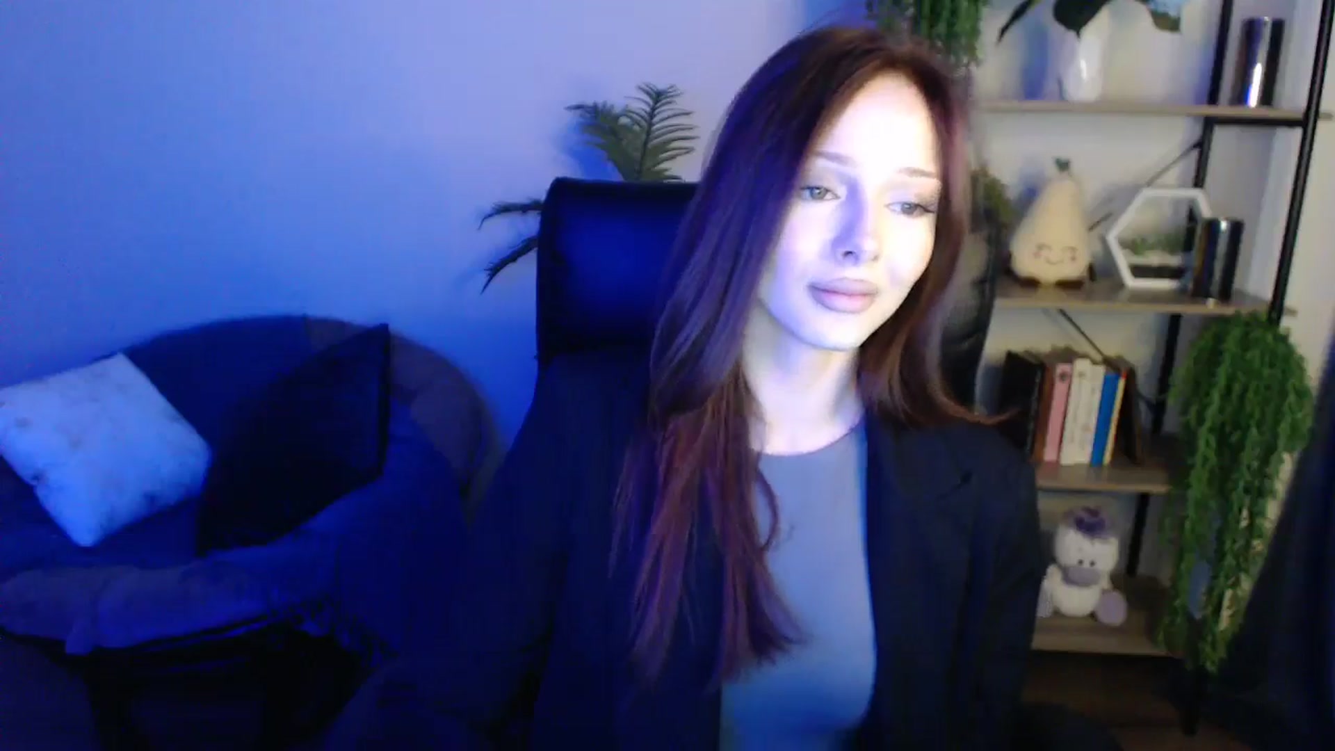 Gallery image thumbnail from KateManelli's myfreecams stream on, 04/21/2025, 13:58 image 14 of 20