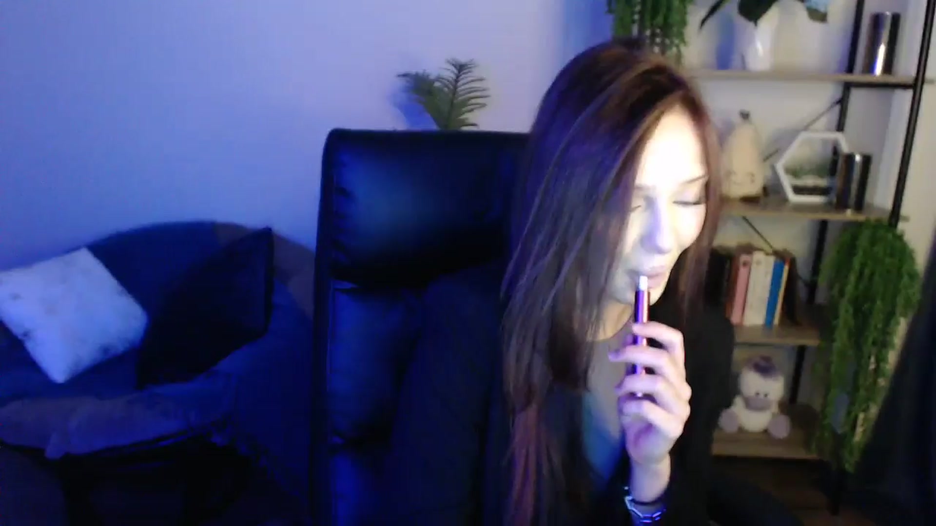 Gallery image thumbnail from KateManelli's myfreecams stream on, 04/21/2025, 13:58 image 6 of 20