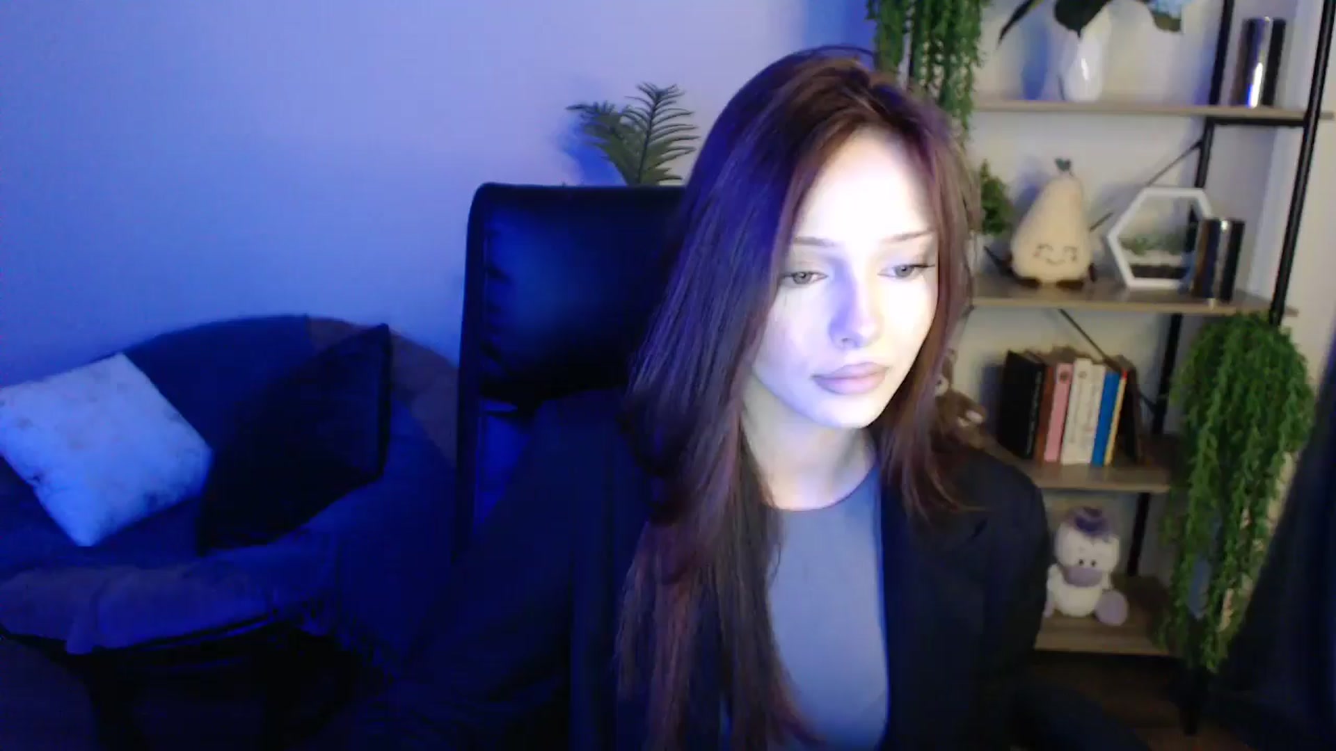 Gallery image thumbnail from KateManelli's myfreecams stream on, 04/21/2025, 13:58 image 17 of 20