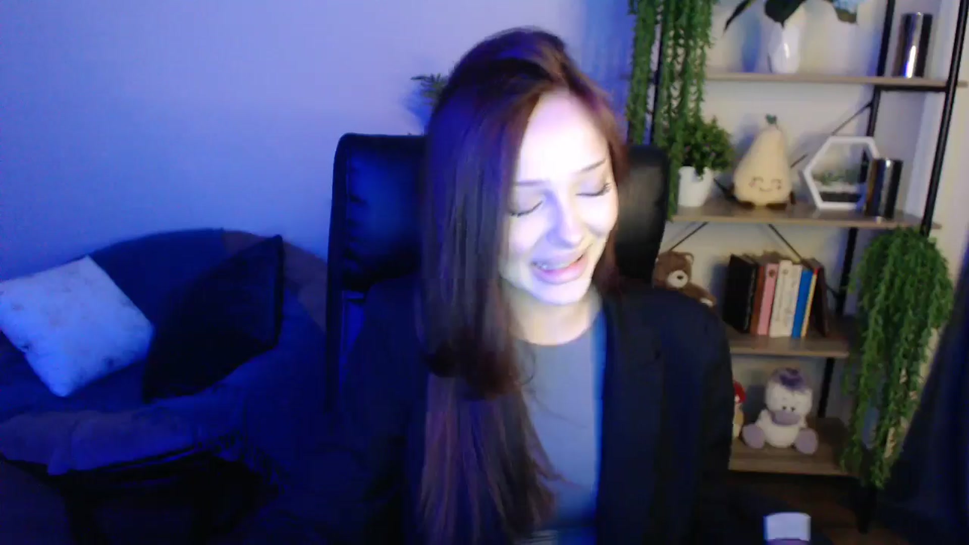Gallery image thumbnail from KateManelli's myfreecams stream on, 04/21/2025, 13:58 image 4 of 20
