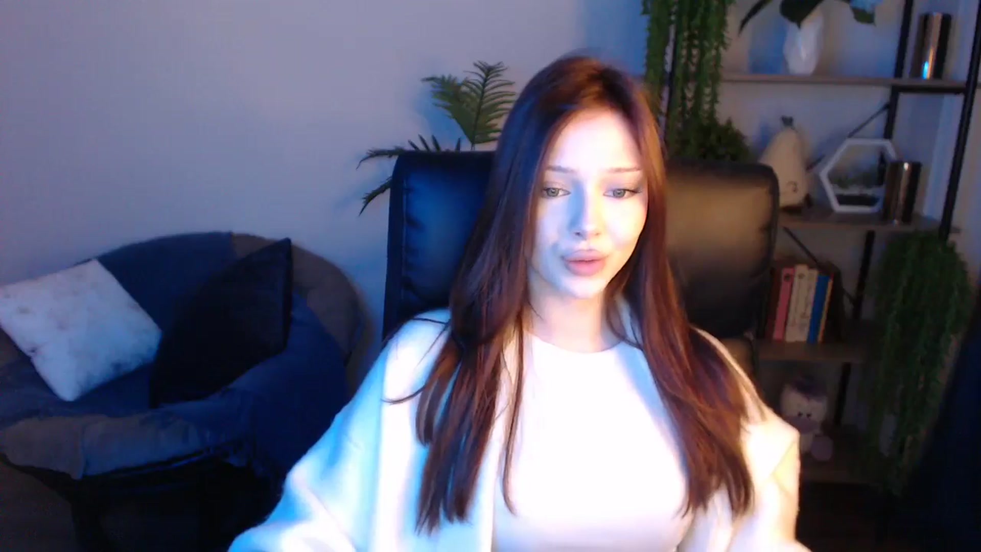 Gallery image thumbnail from KateManelli's myfreecams stream on, 04/22/2025, 09:23 image 10 of 20