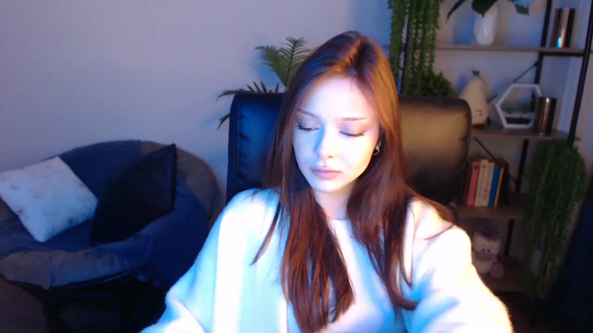 Gallery image thumbnail from KateManelli's myfreecams stream on, 04/22/2025, 09:23 image 13 of 20