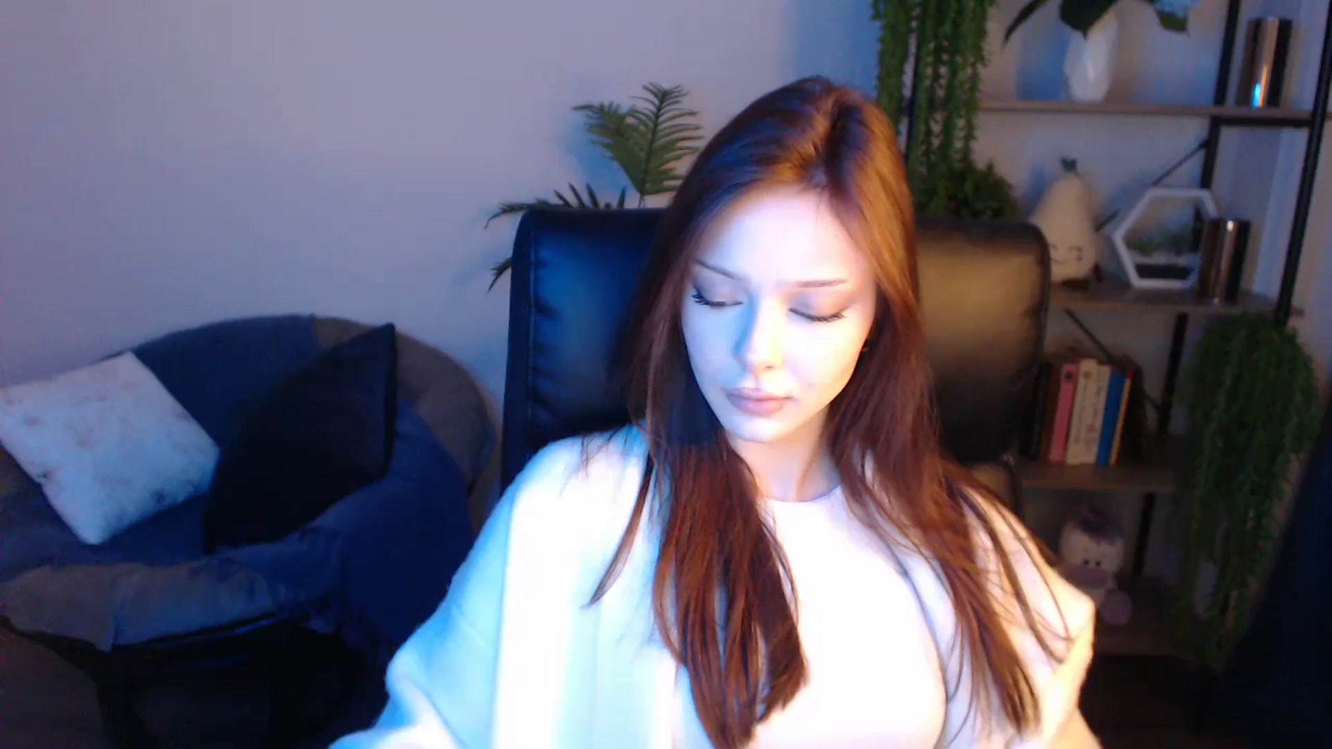 Gallery image thumbnail from KateManelli's myfreecams stream on, 04/22/2025, 09:23 image 12 of 20