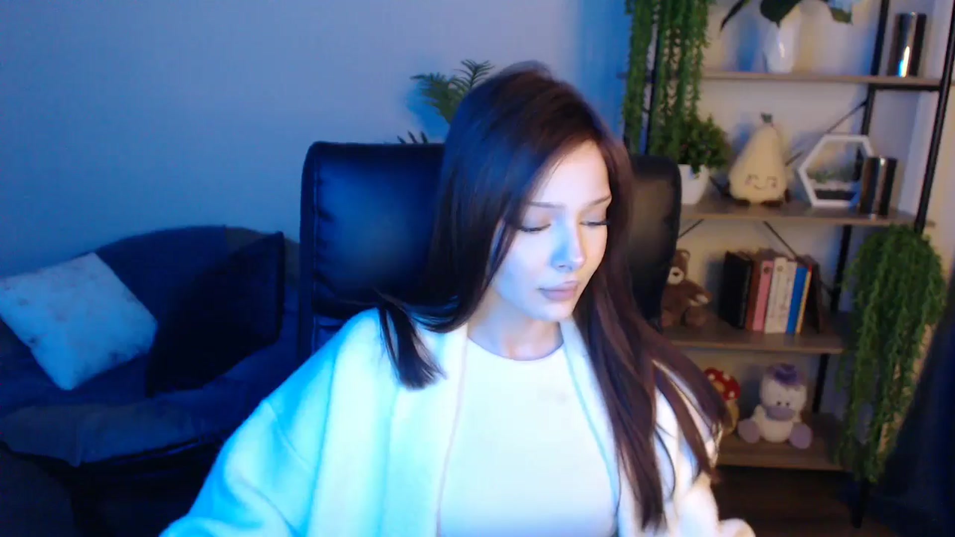 Gallery image thumbnail from KateManelli's myfreecams stream on, 04/22/2025, 09:48 image 14 of 20