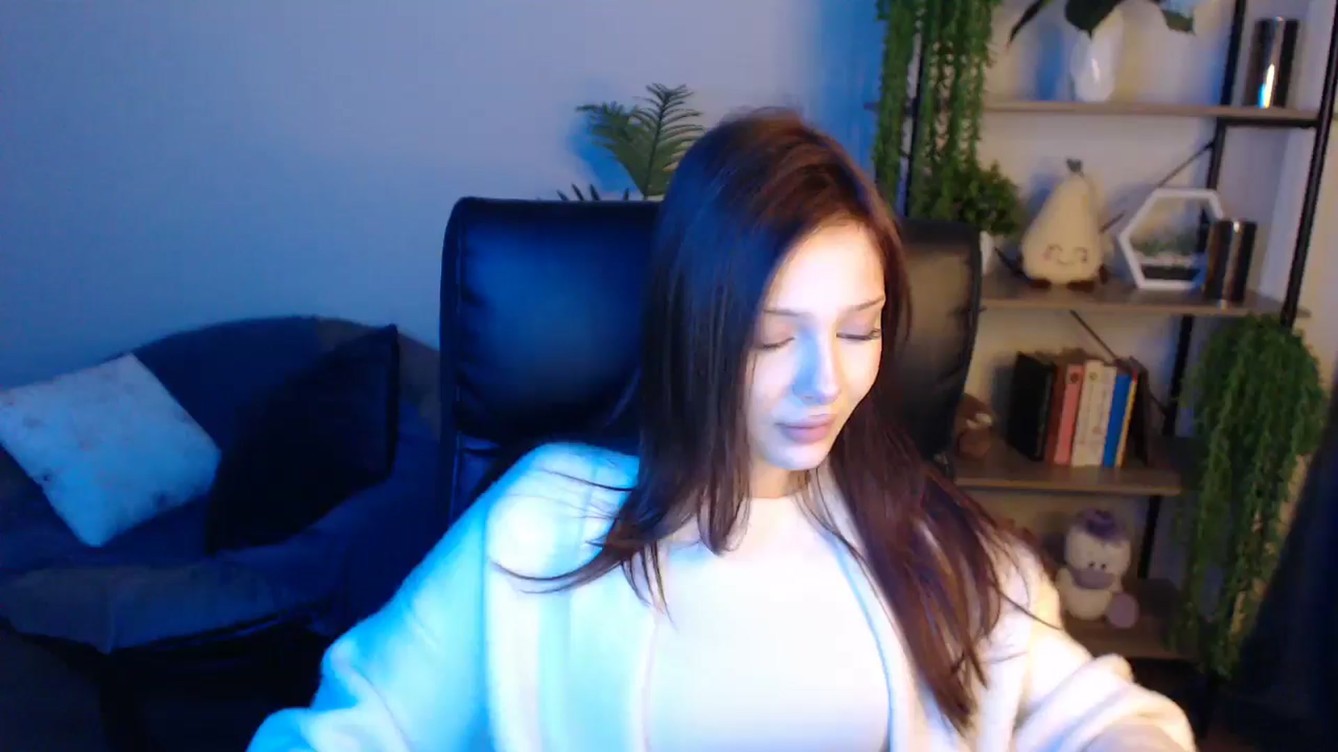 Gallery image thumbnail from KateManelli's myfreecams stream on, 04/22/2025, 11:00 image 9 of 20