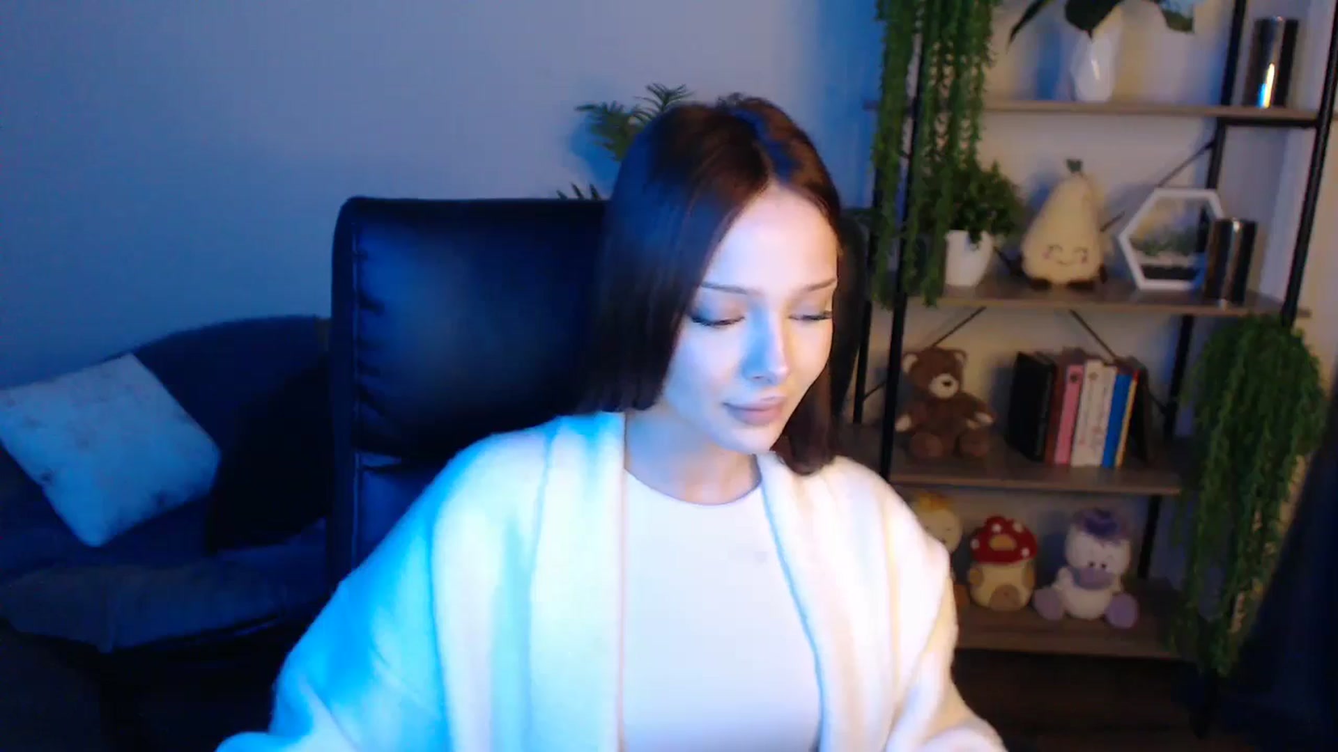 Gallery image thumbnail from KateManelli's myfreecams stream on, 04/22/2025, 11:00 image 20 of 20