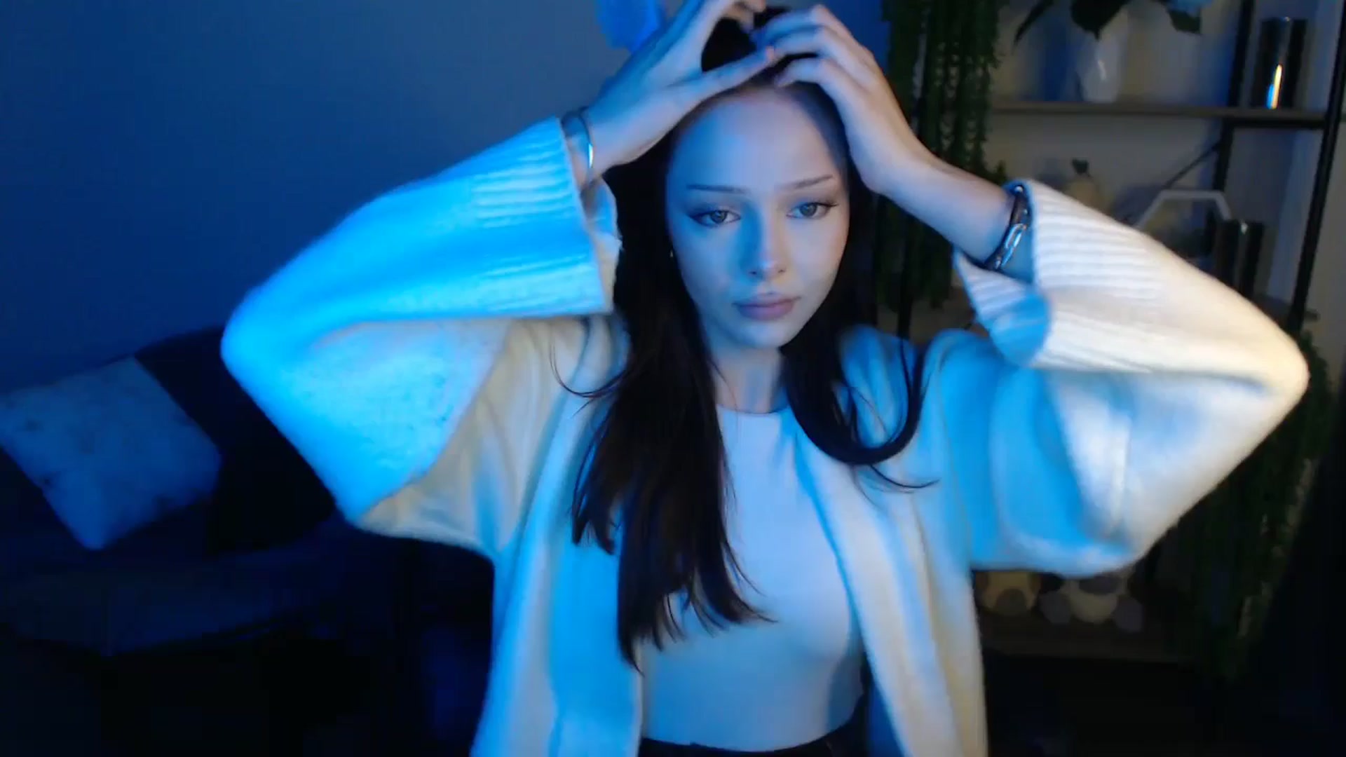 Gallery image thumbnail from KateManelli's myfreecams stream on, 04/22/2025, 11:00 image 13 of 20